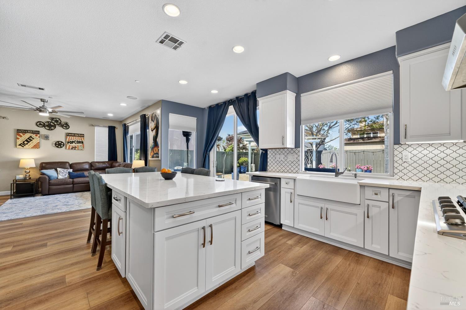 446 Kensington Way