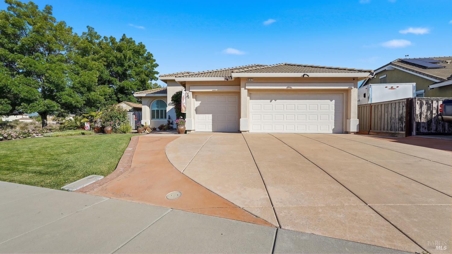 937 Pinehurst Court