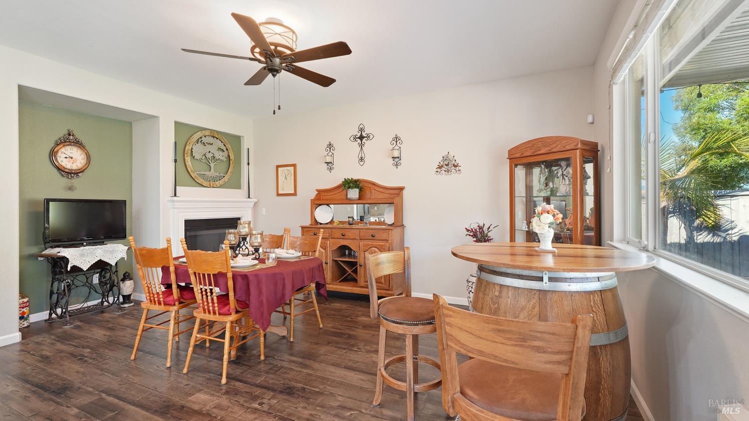 937 Pinehurst Court