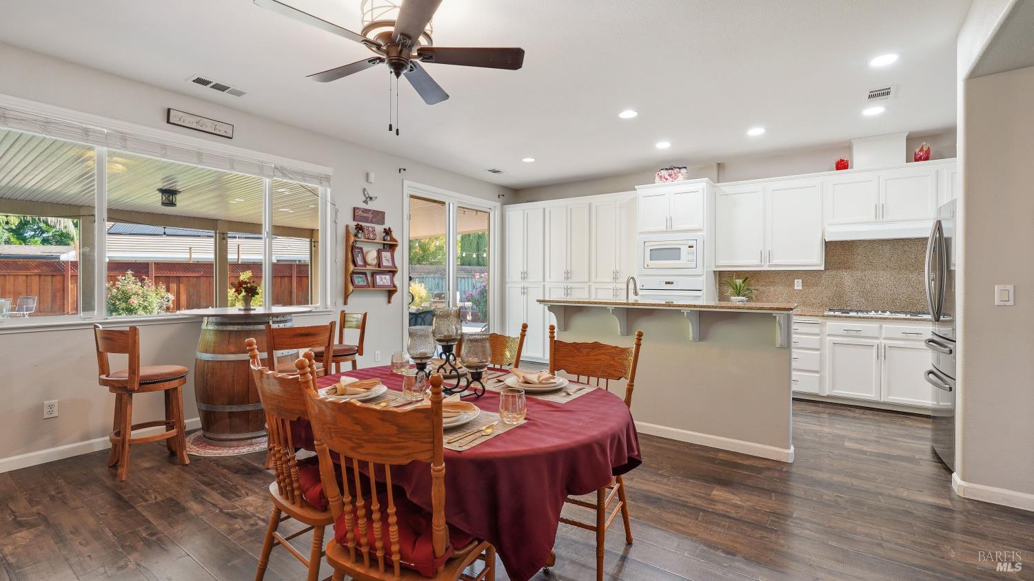 937 Pinehurst Court