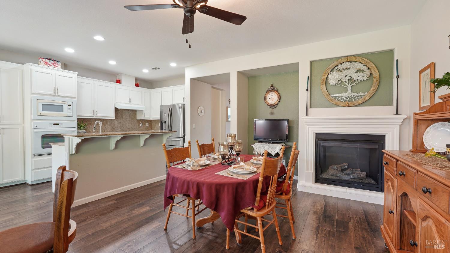 937 Pinehurst Court