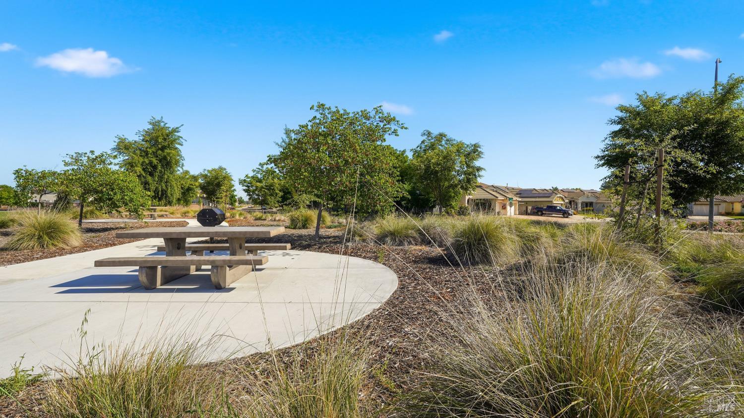 937 Pinehurst Court