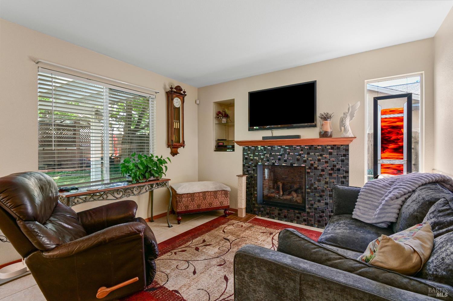 1025 Cinnabar Way
