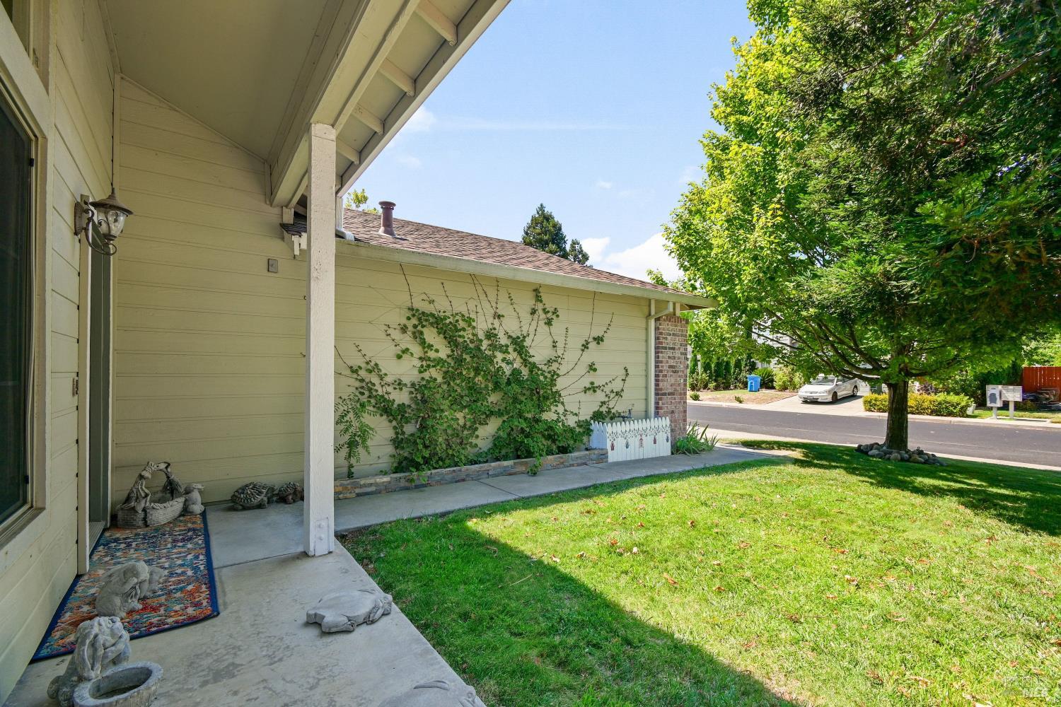 1025 Cinnabar Way