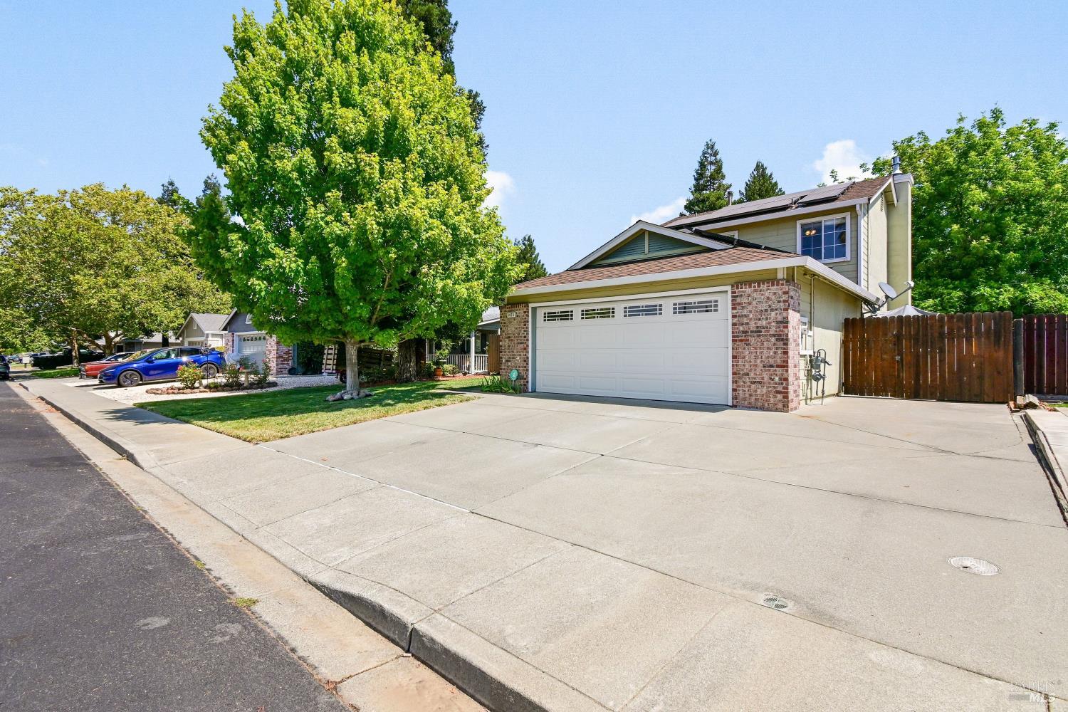 1025 Cinnabar Way