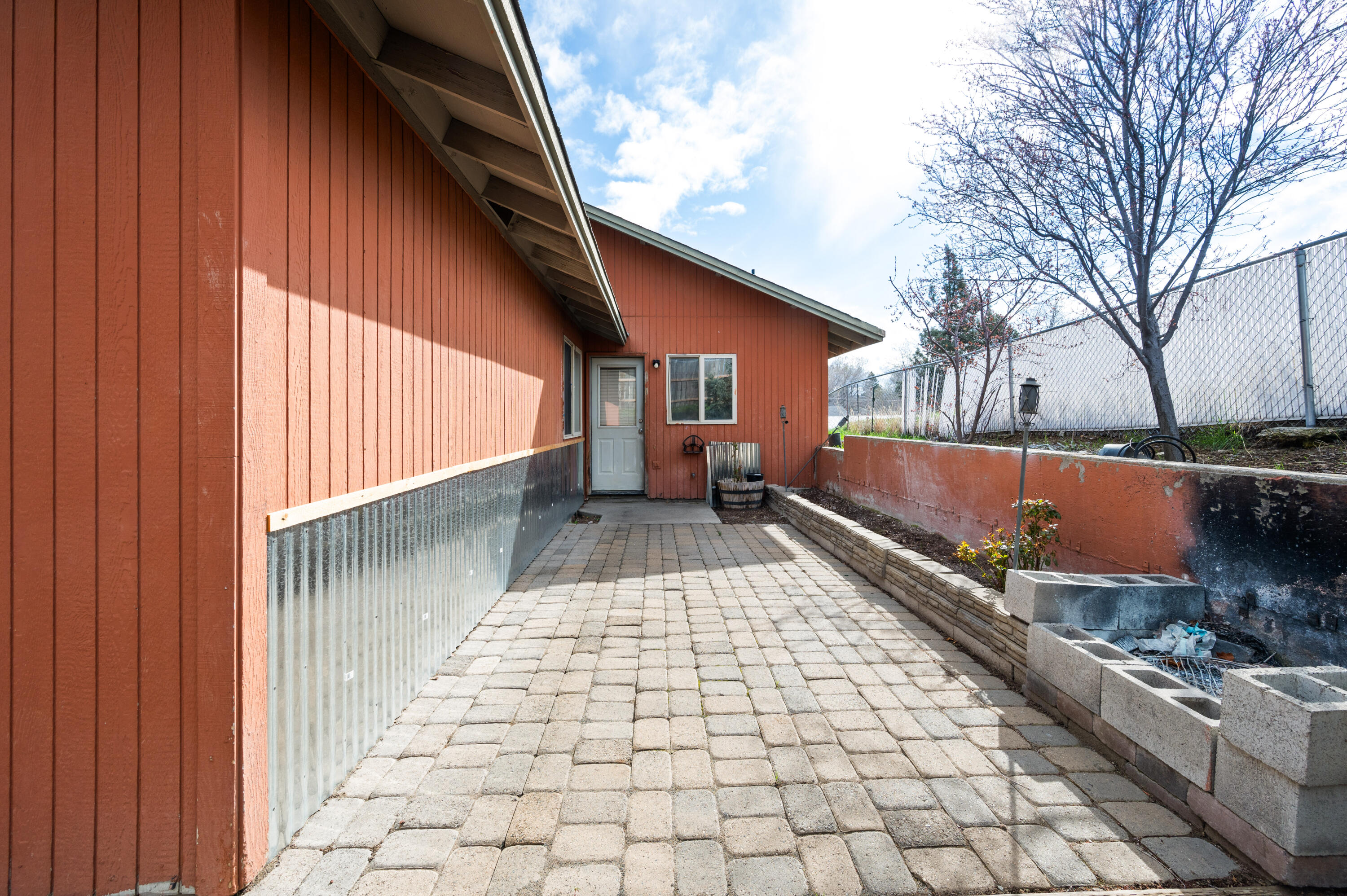 156 NE 9th Street