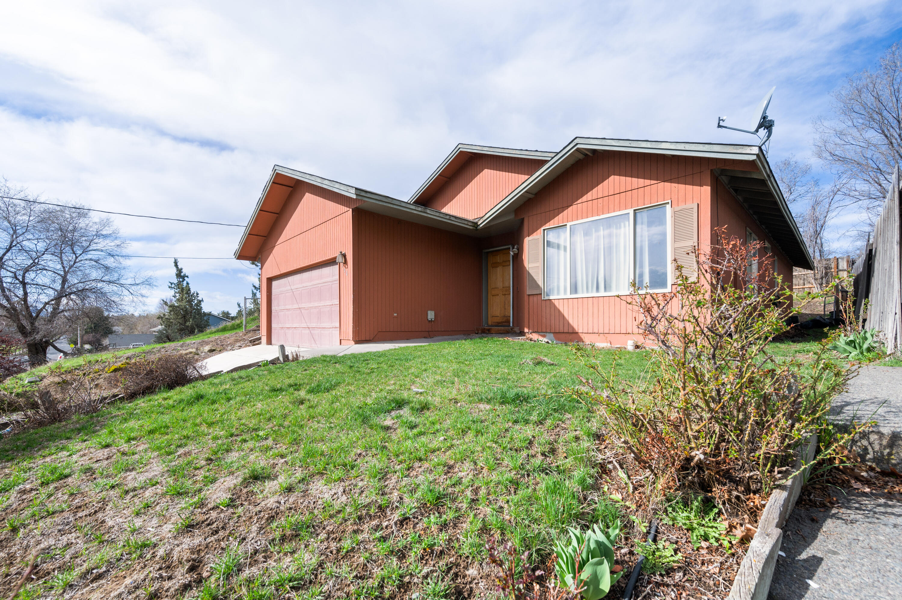 156 NE 9th Street