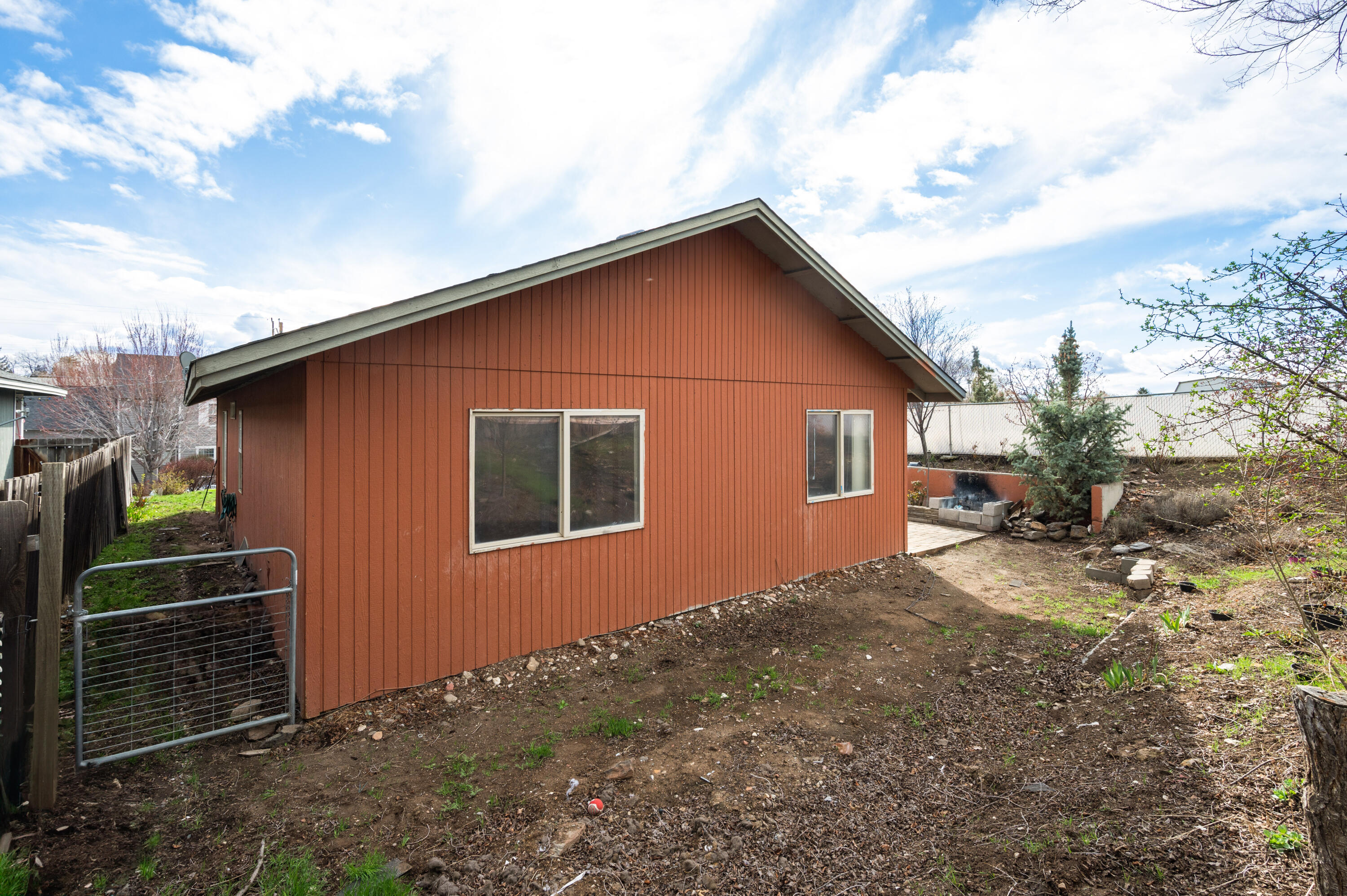 156 NE 9th Street