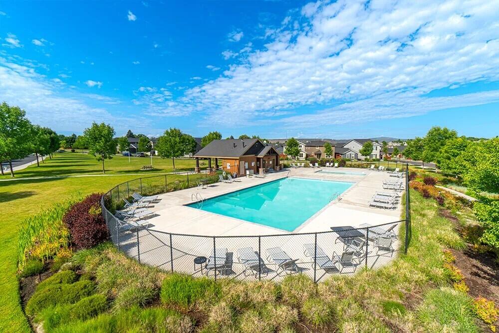 1428 NE Whistle Way