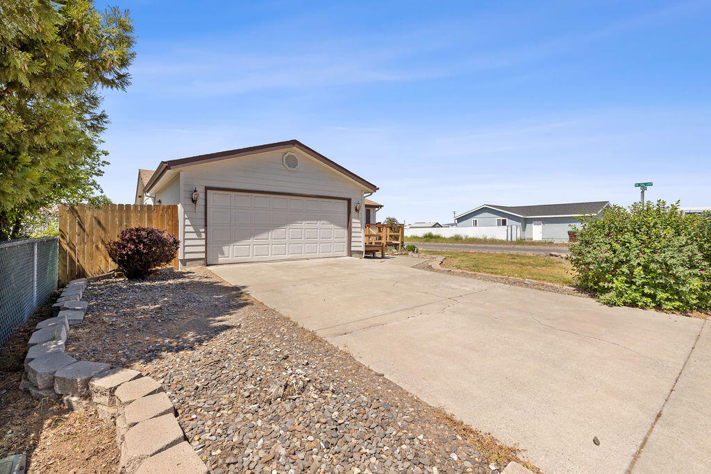 1007 NW Teal Loop