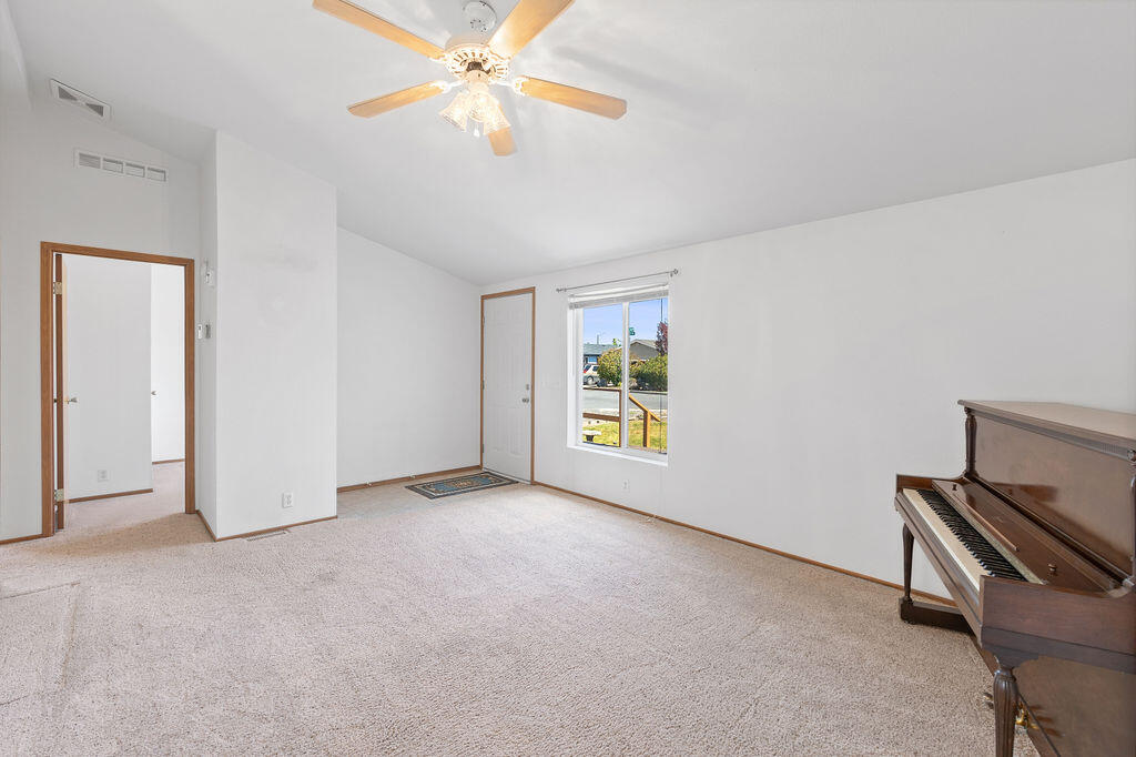 1007 NW Teal Loop