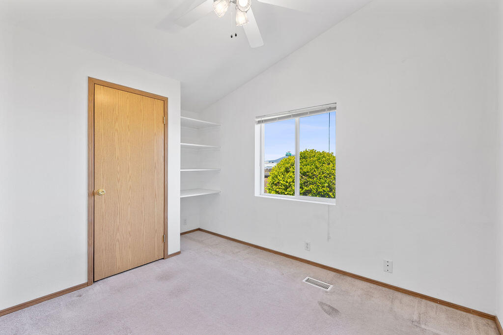 1007 NW Teal Loop