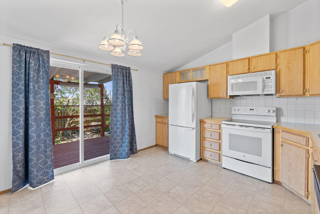 1007 NW Teal Loop