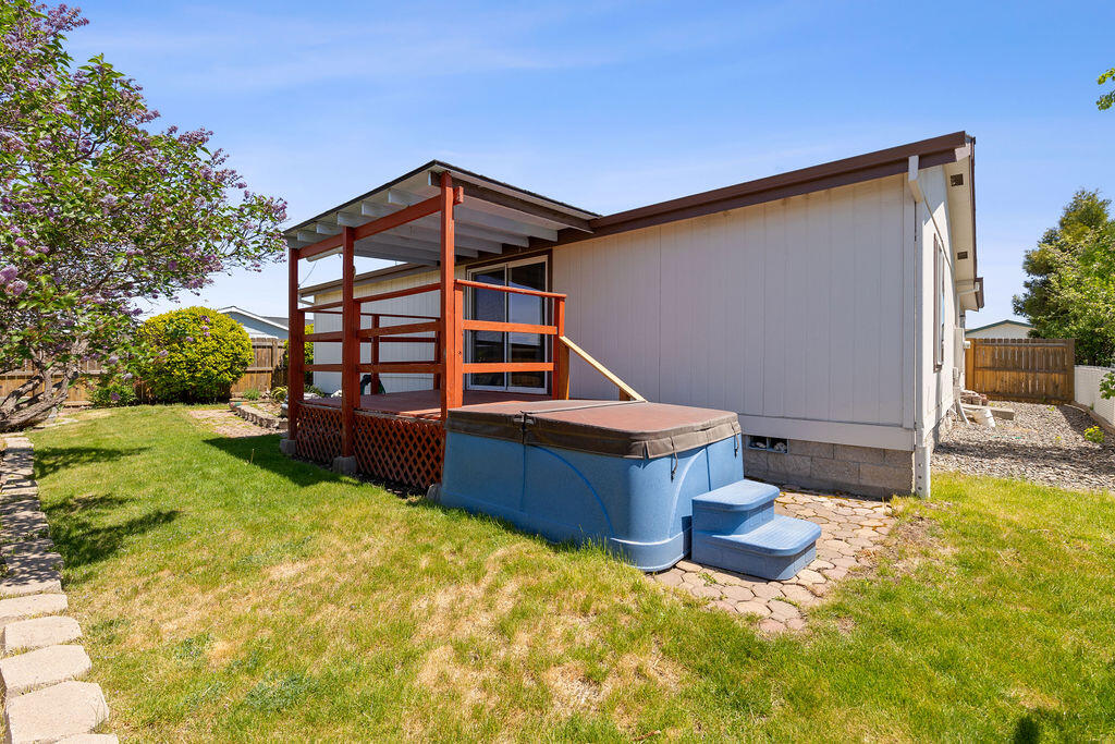 1007 NW Teal Loop