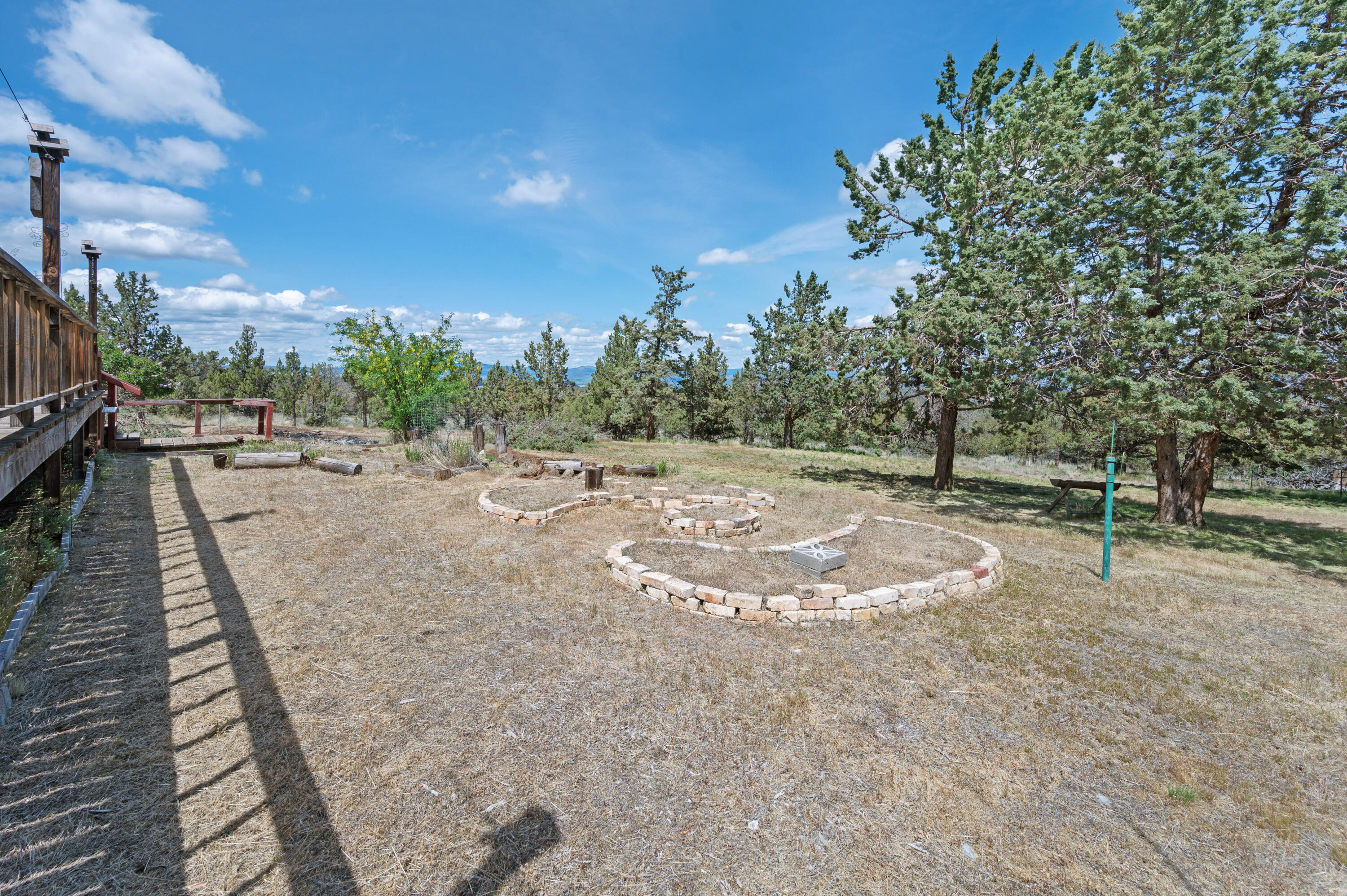 791 SE Akins Drive