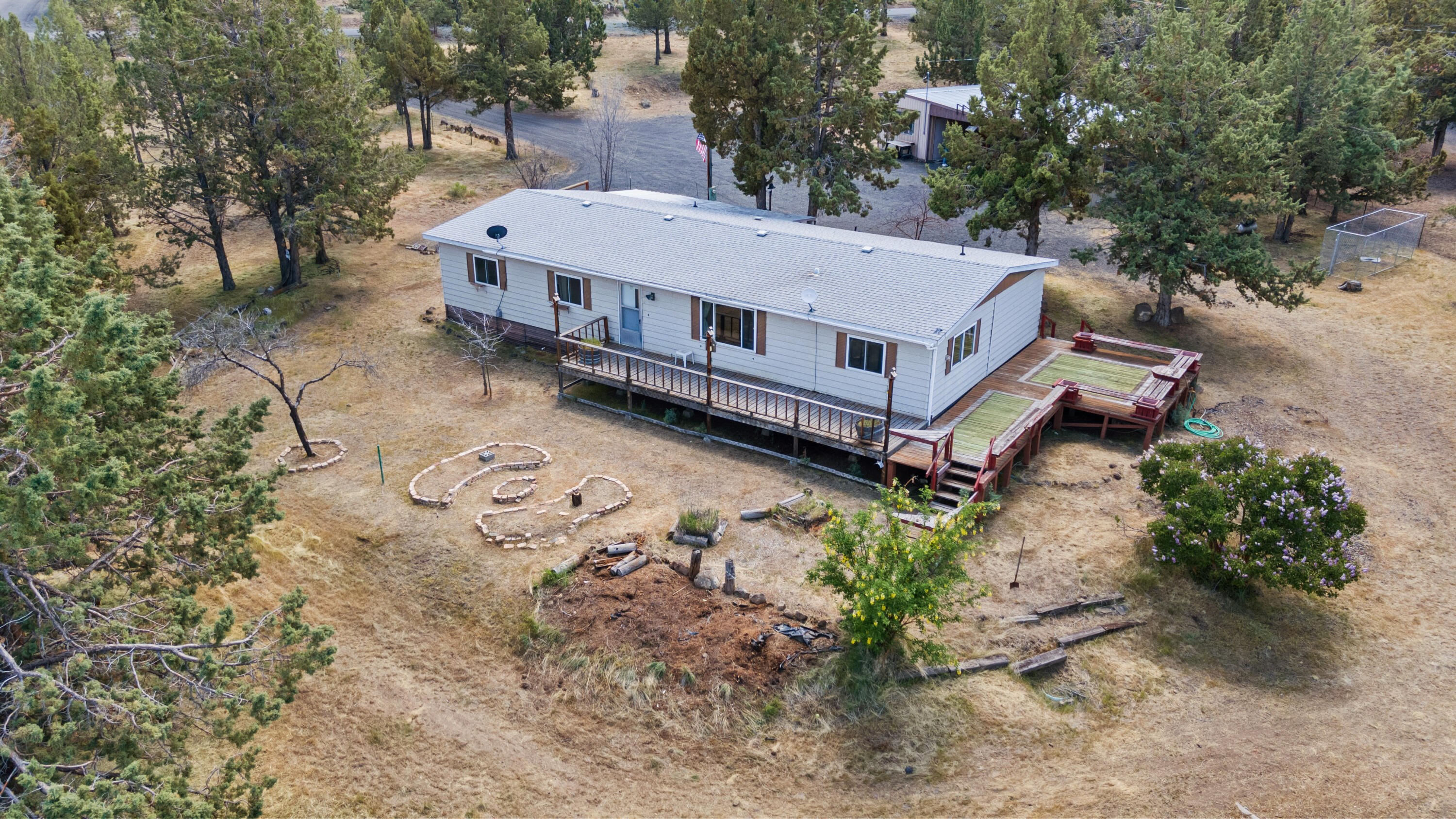 791 SE Akins Drive