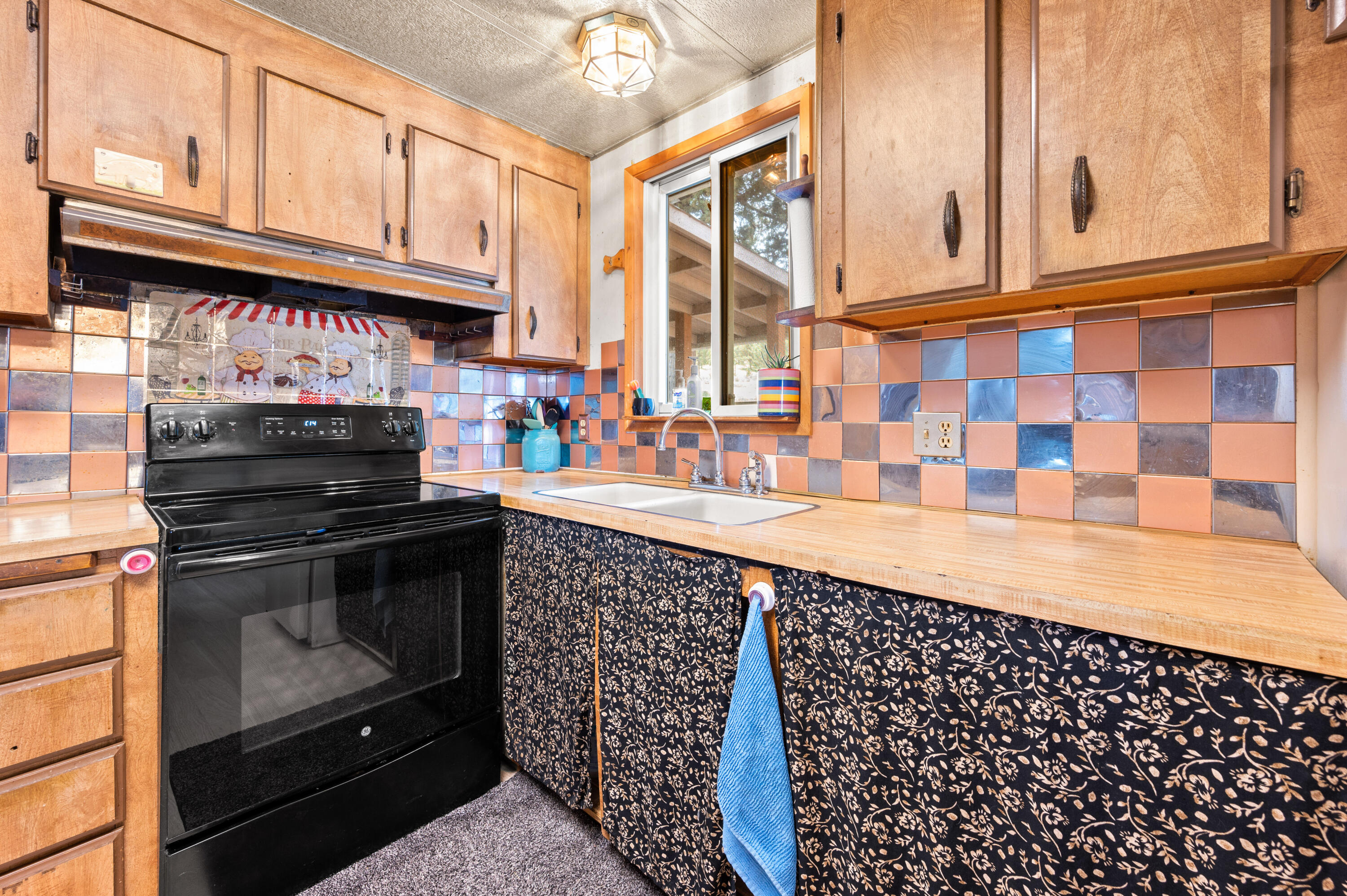 791 SE Akins Drive