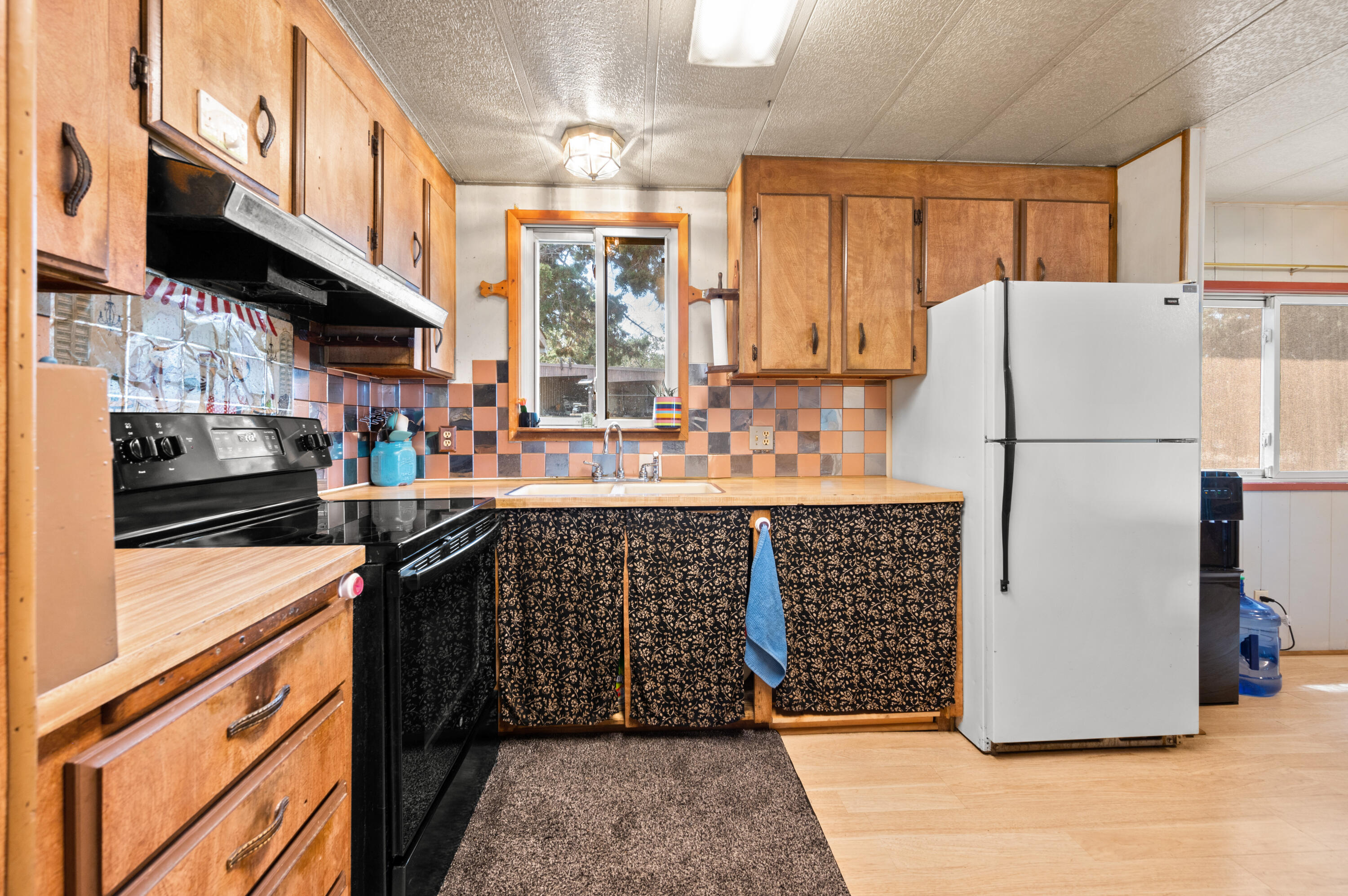 791 SE Akins Drive