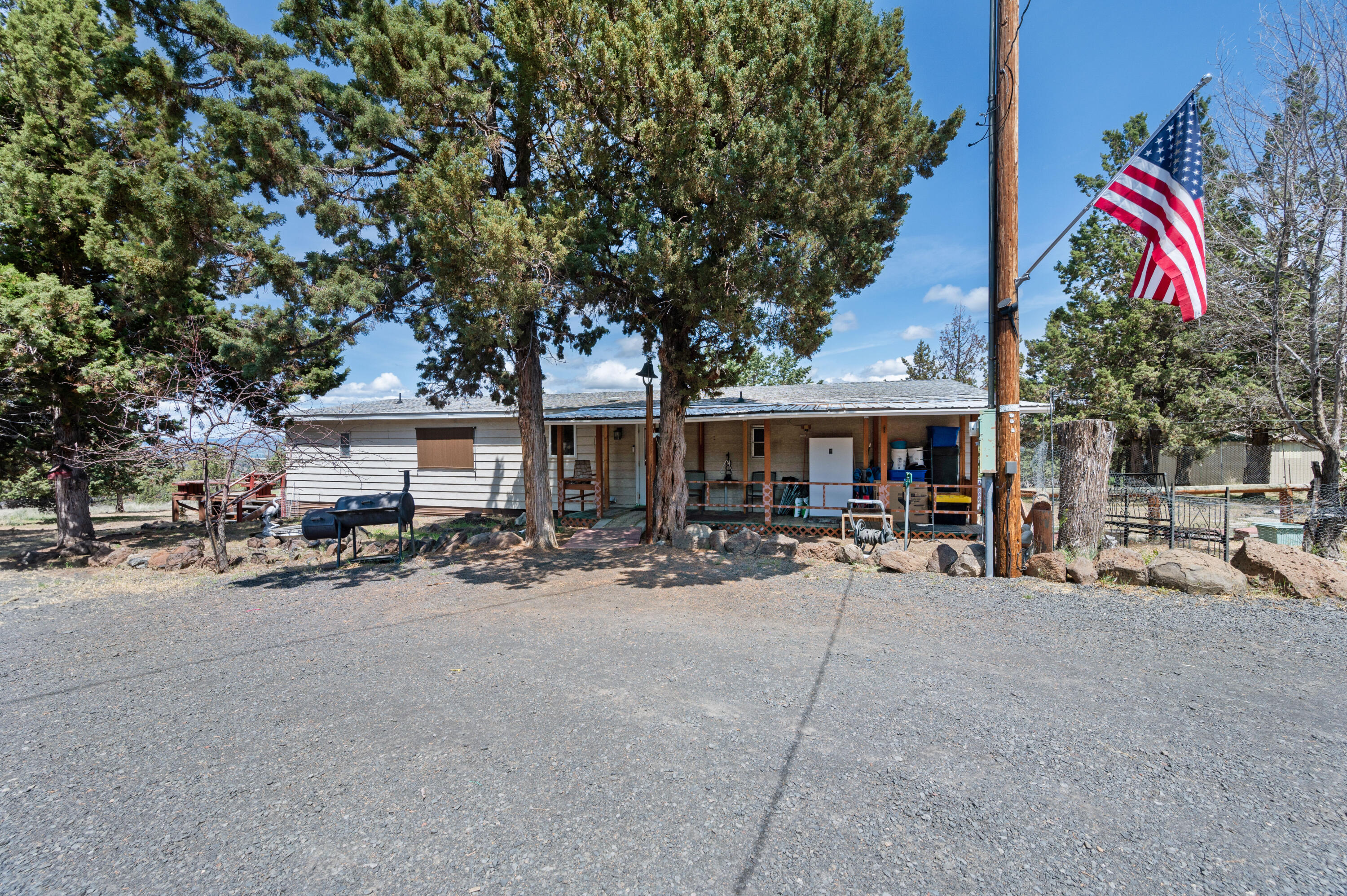 791 SE Akins Drive