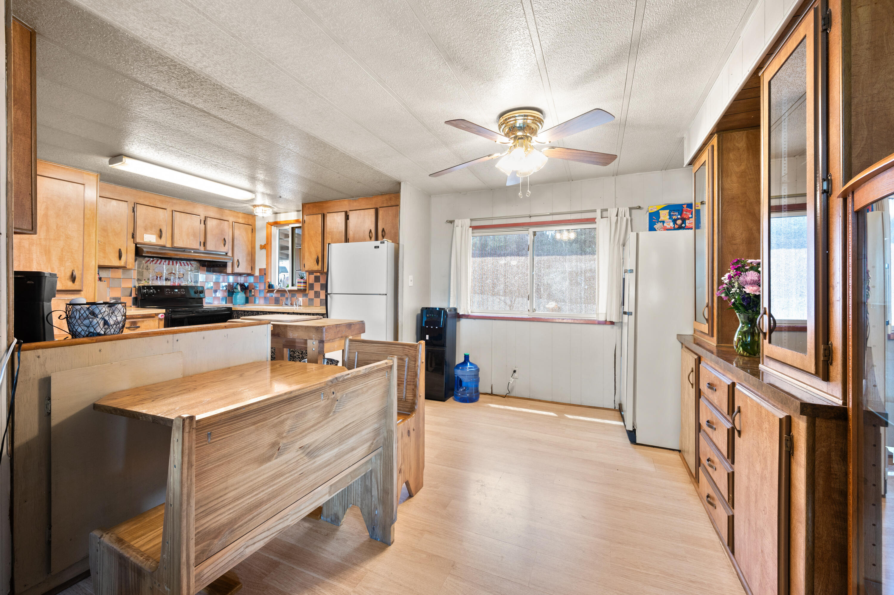 791 SE Akins Drive