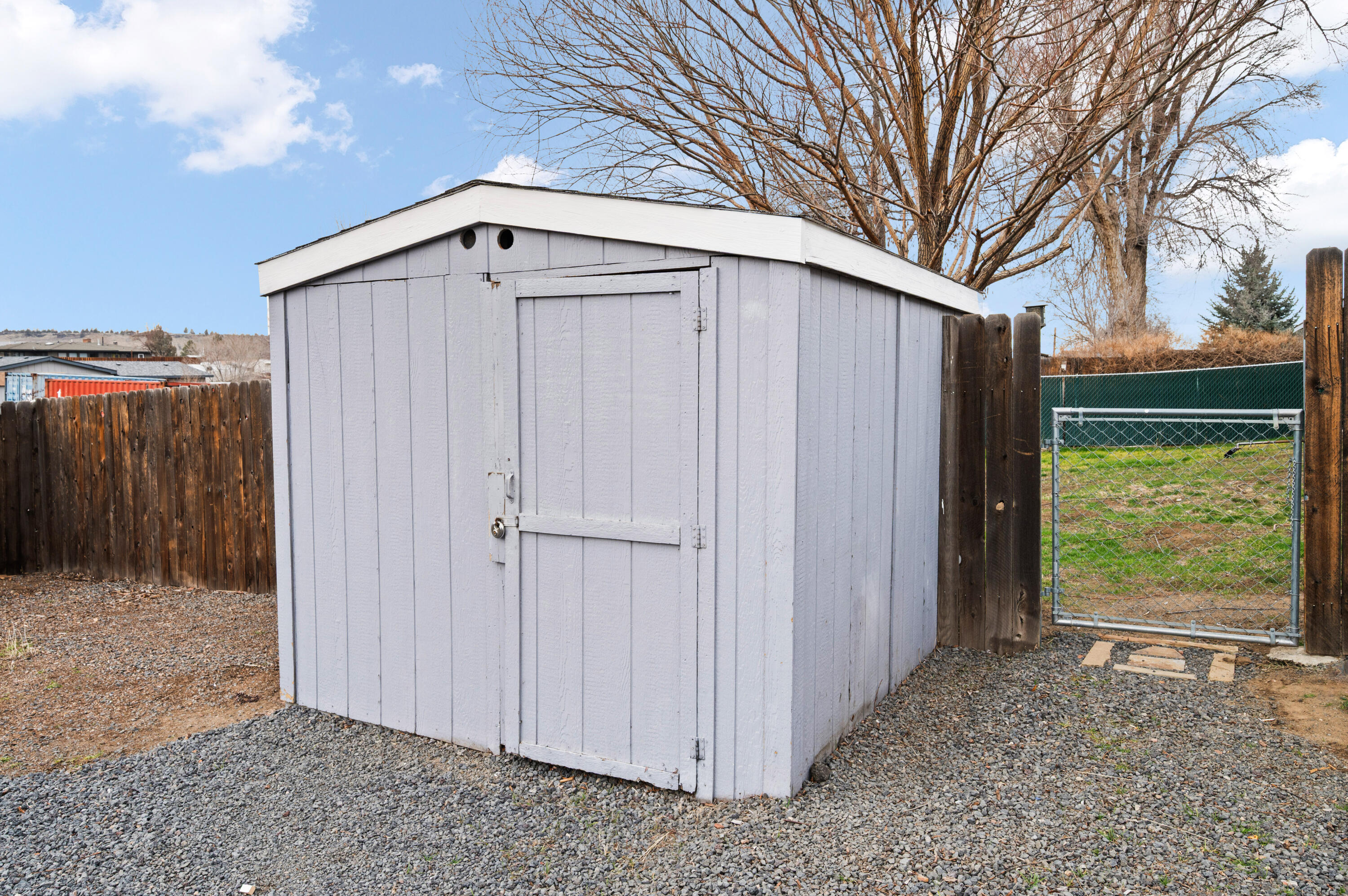 682 SE 10th Street