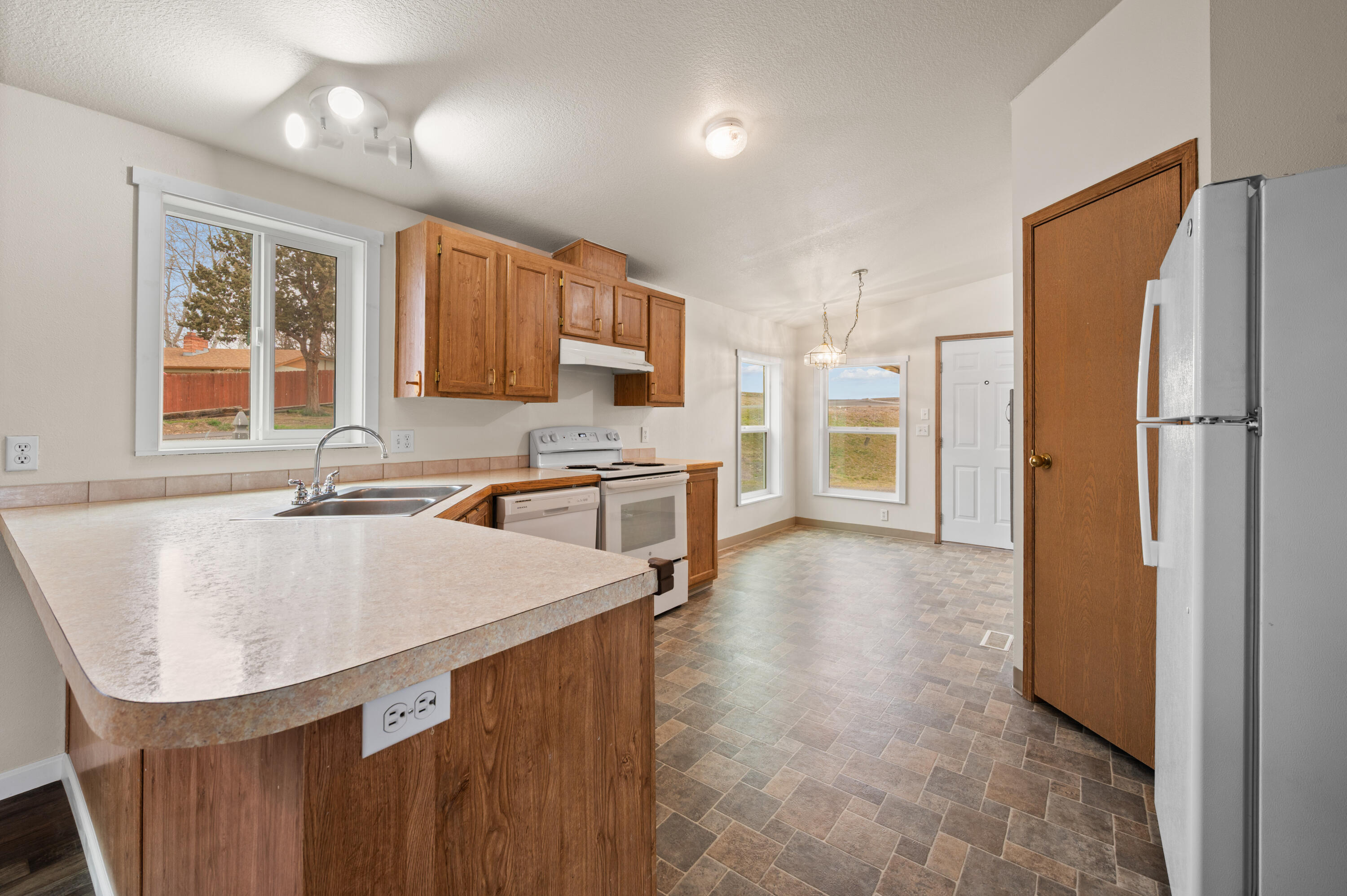 682 SE 10th Street