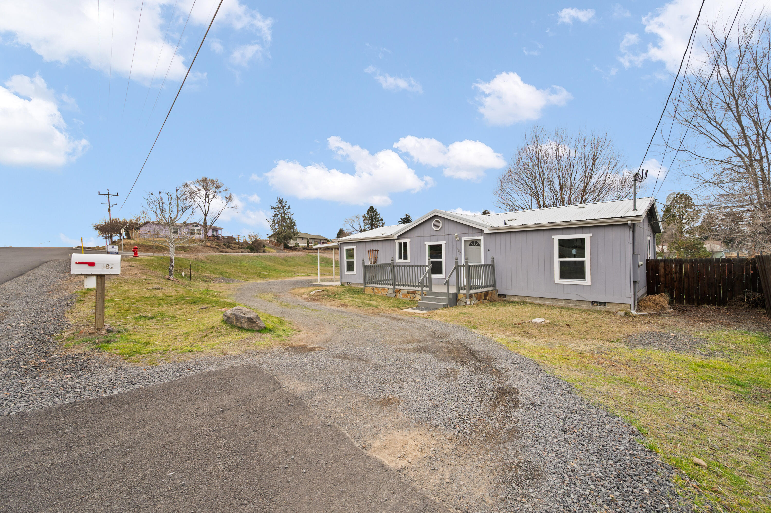 682 SE 10th Street