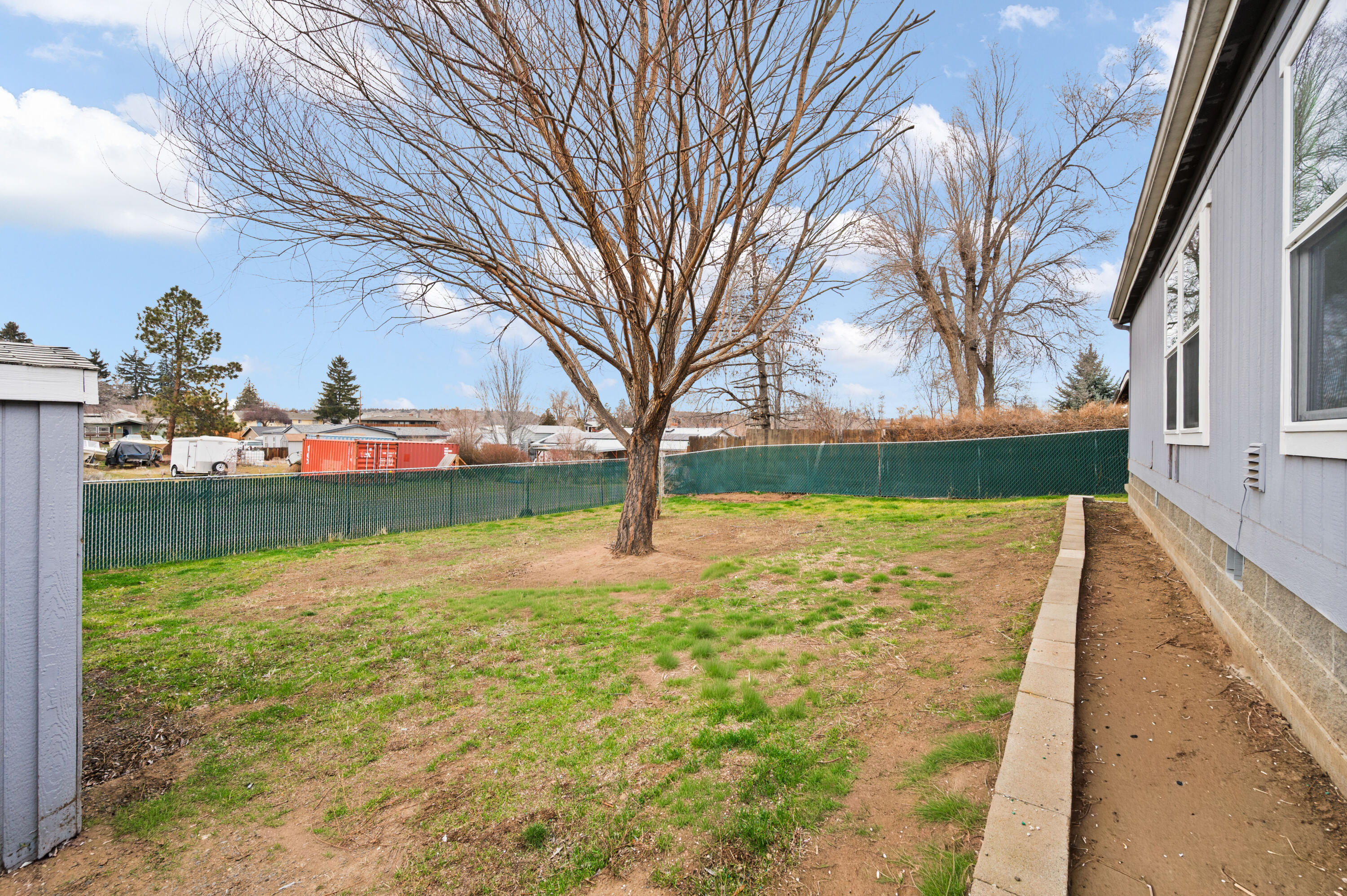 682 SE 10th Street