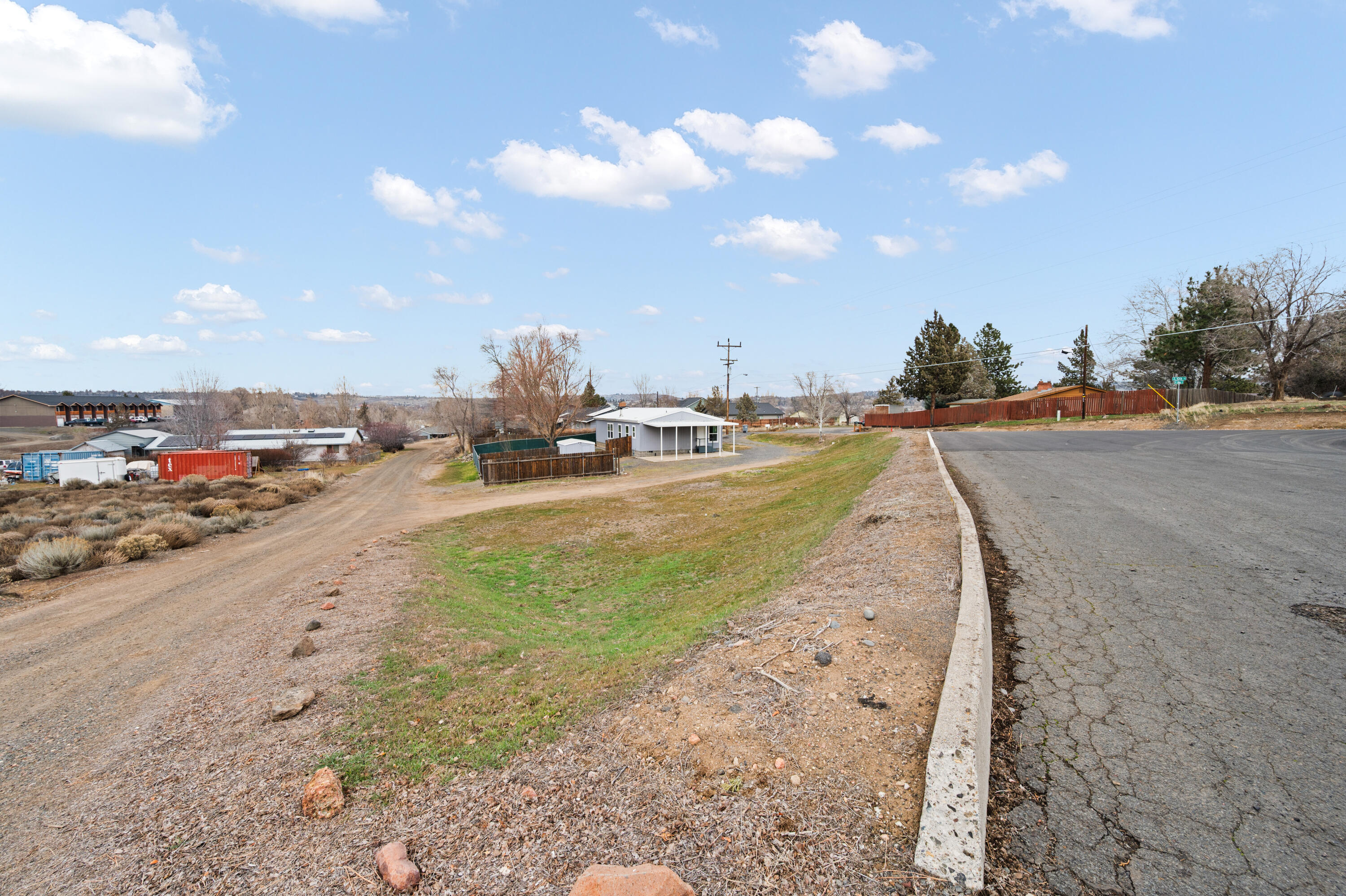 682 SE 10th Street