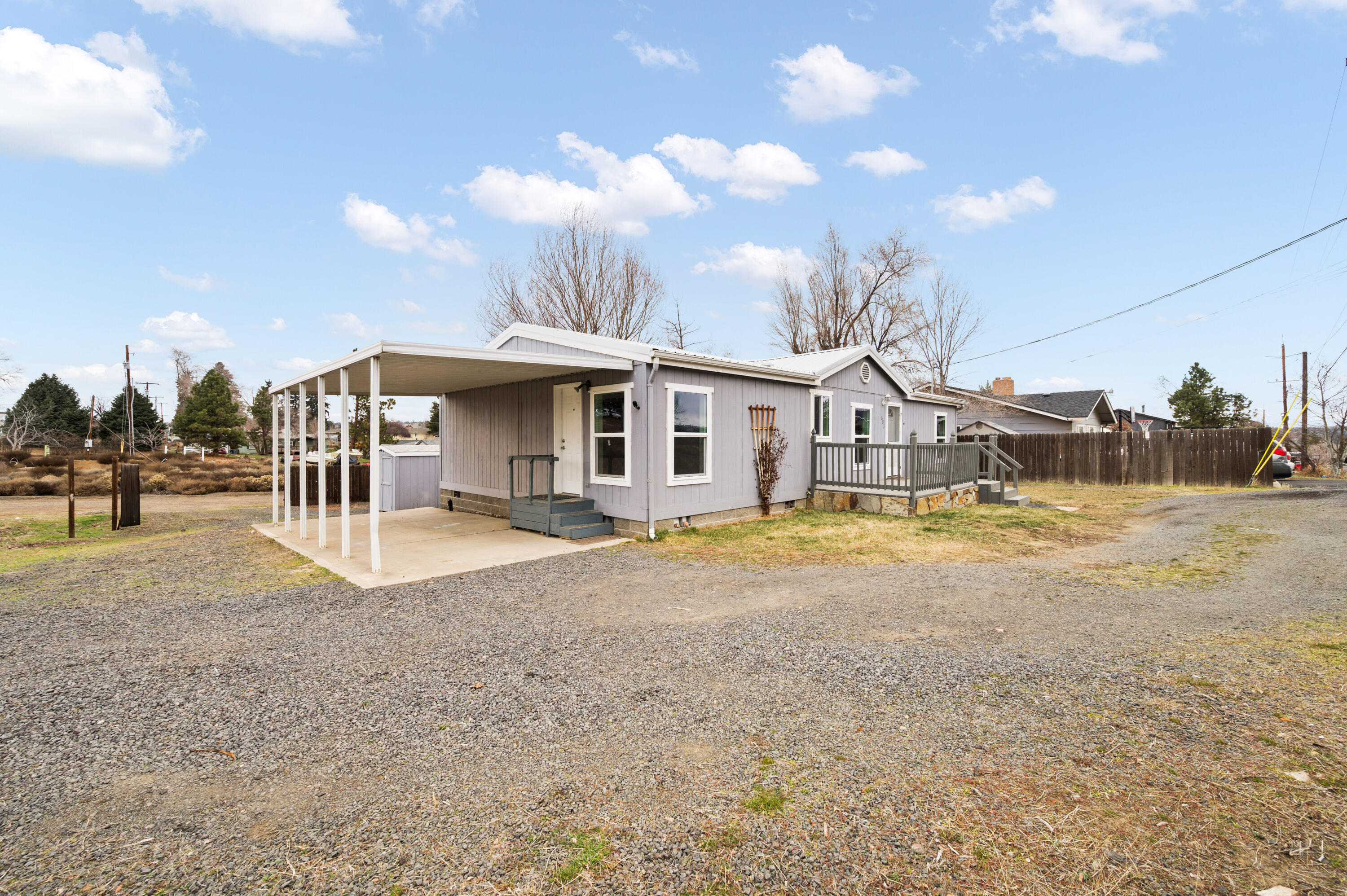 682 SE 10th Street