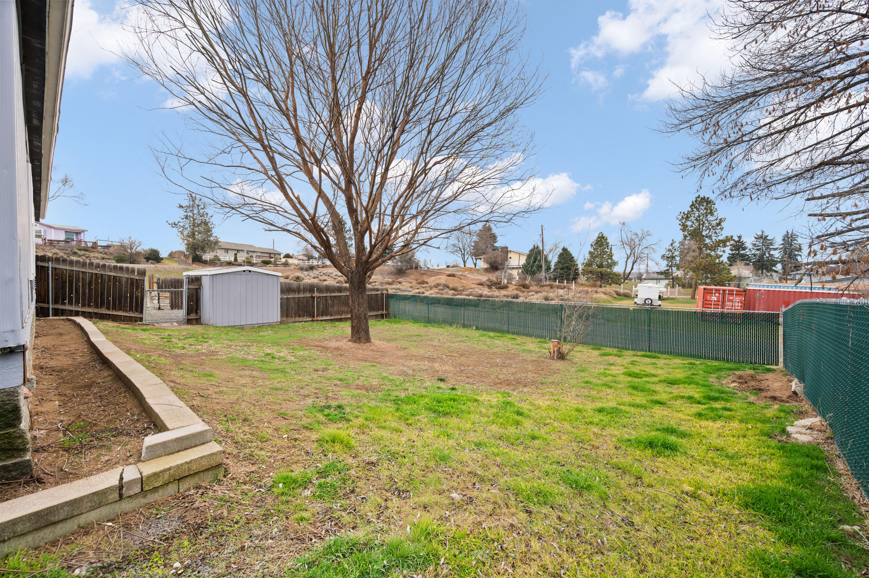 682 SE 10th Street