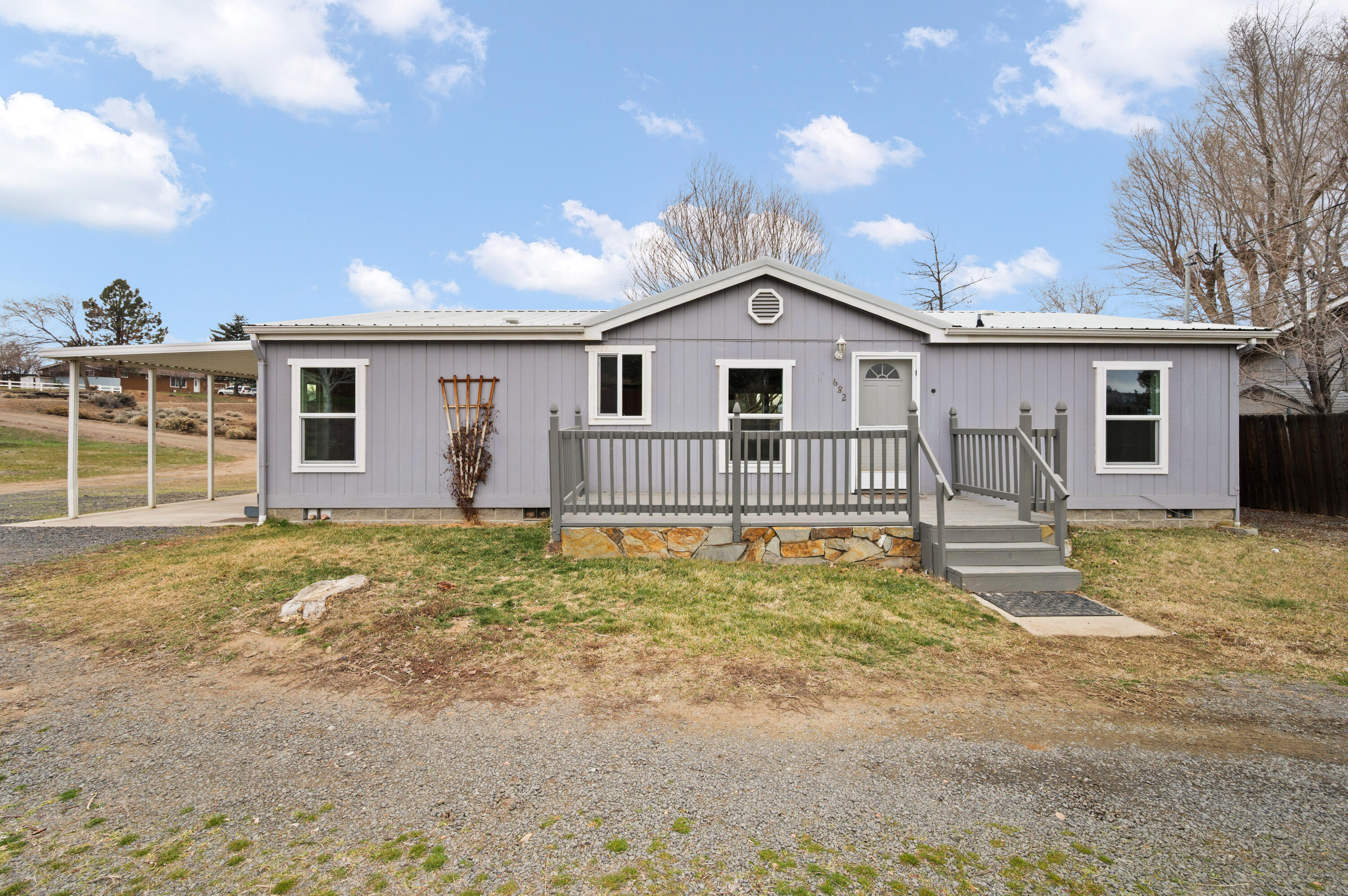 682 SE 10th Street