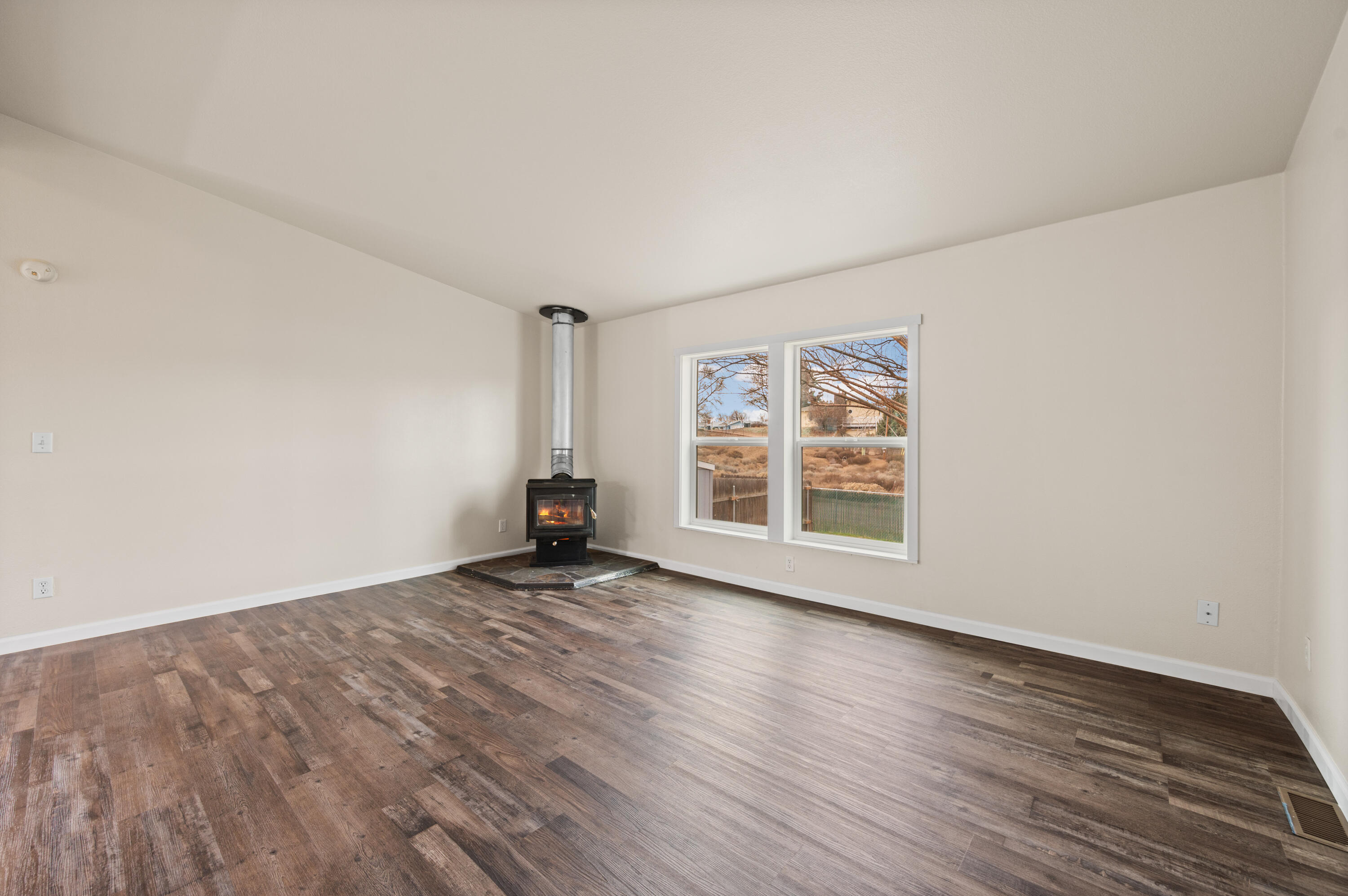 682 SE 10th Street