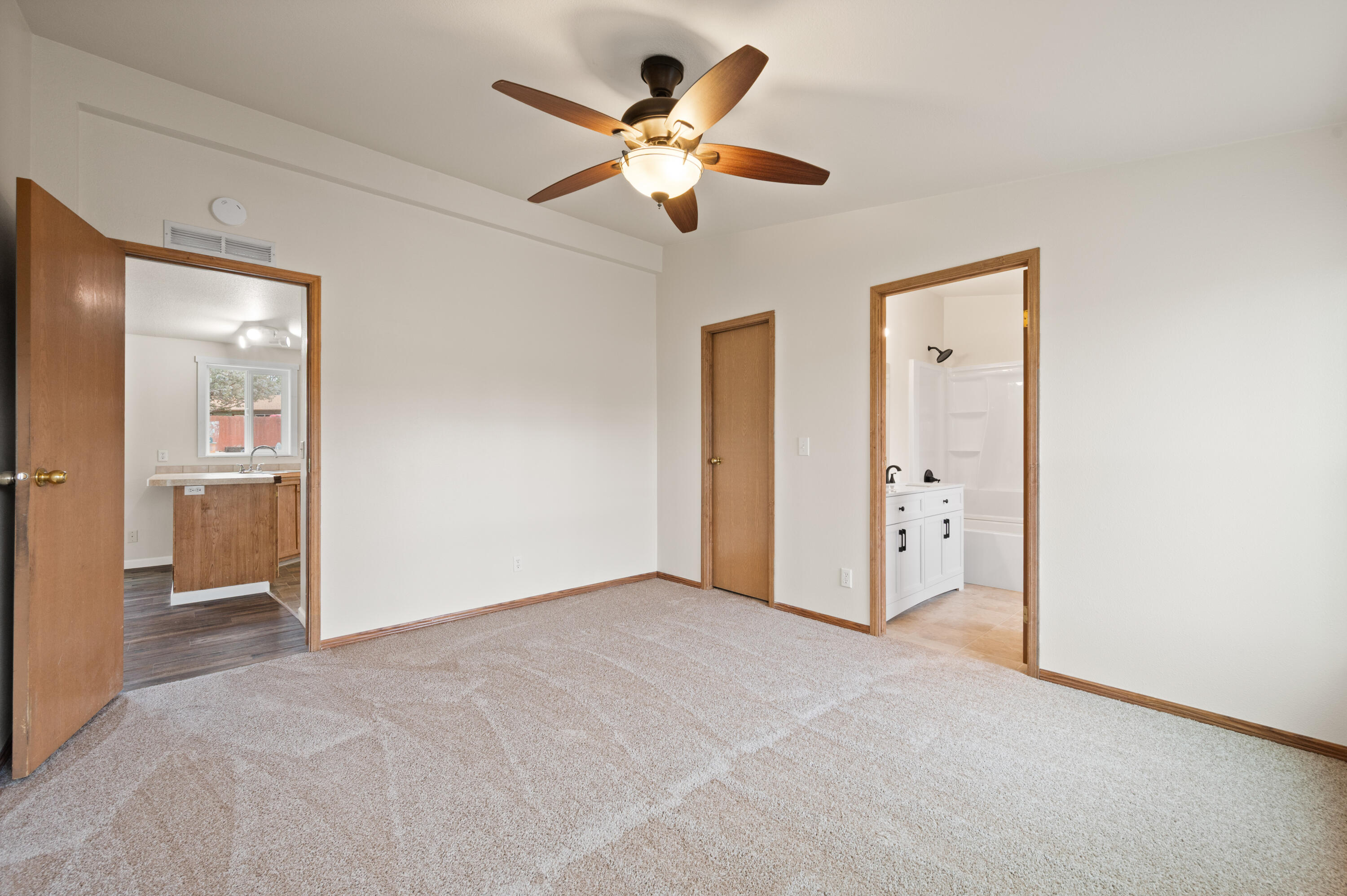 682 SE 10th Street