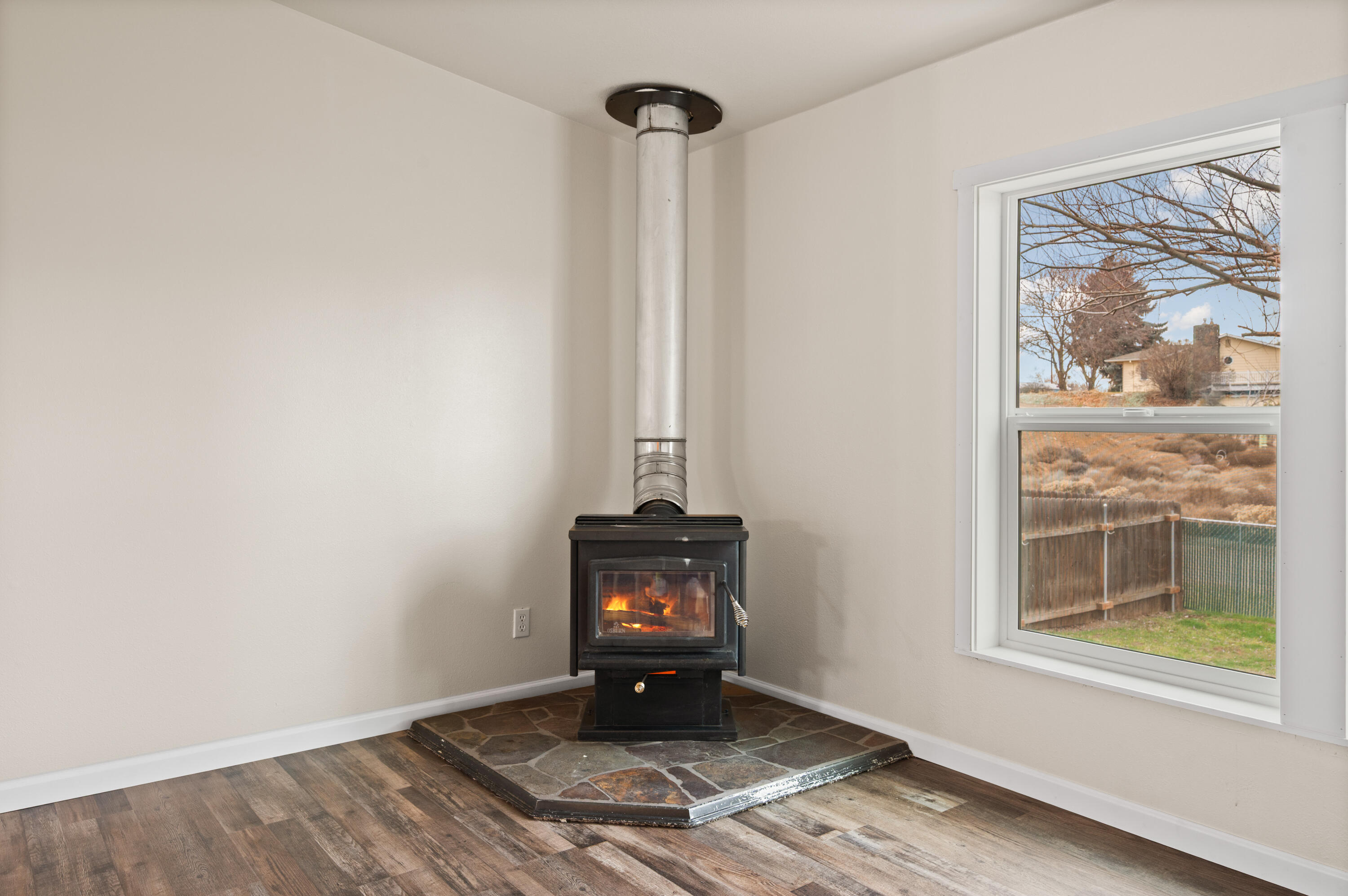 682 SE 10th Street