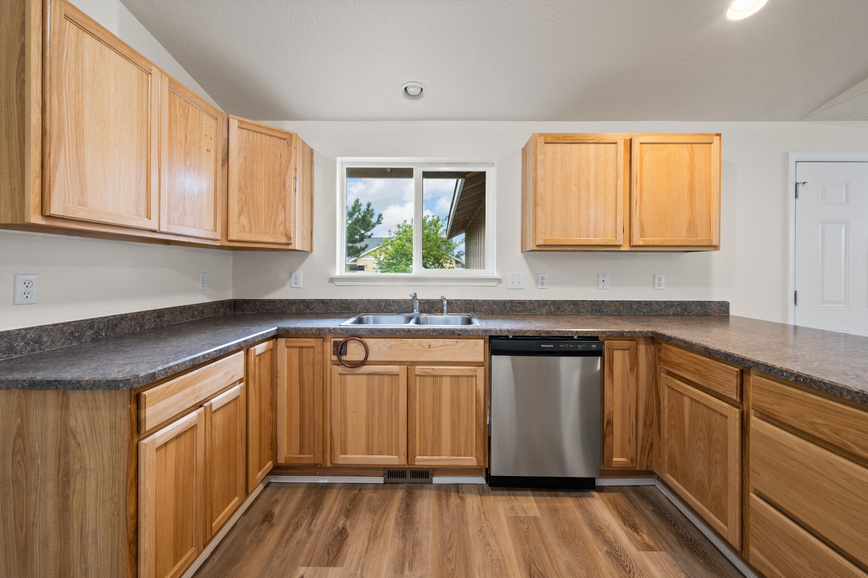 583 SE Ponderosa Drive