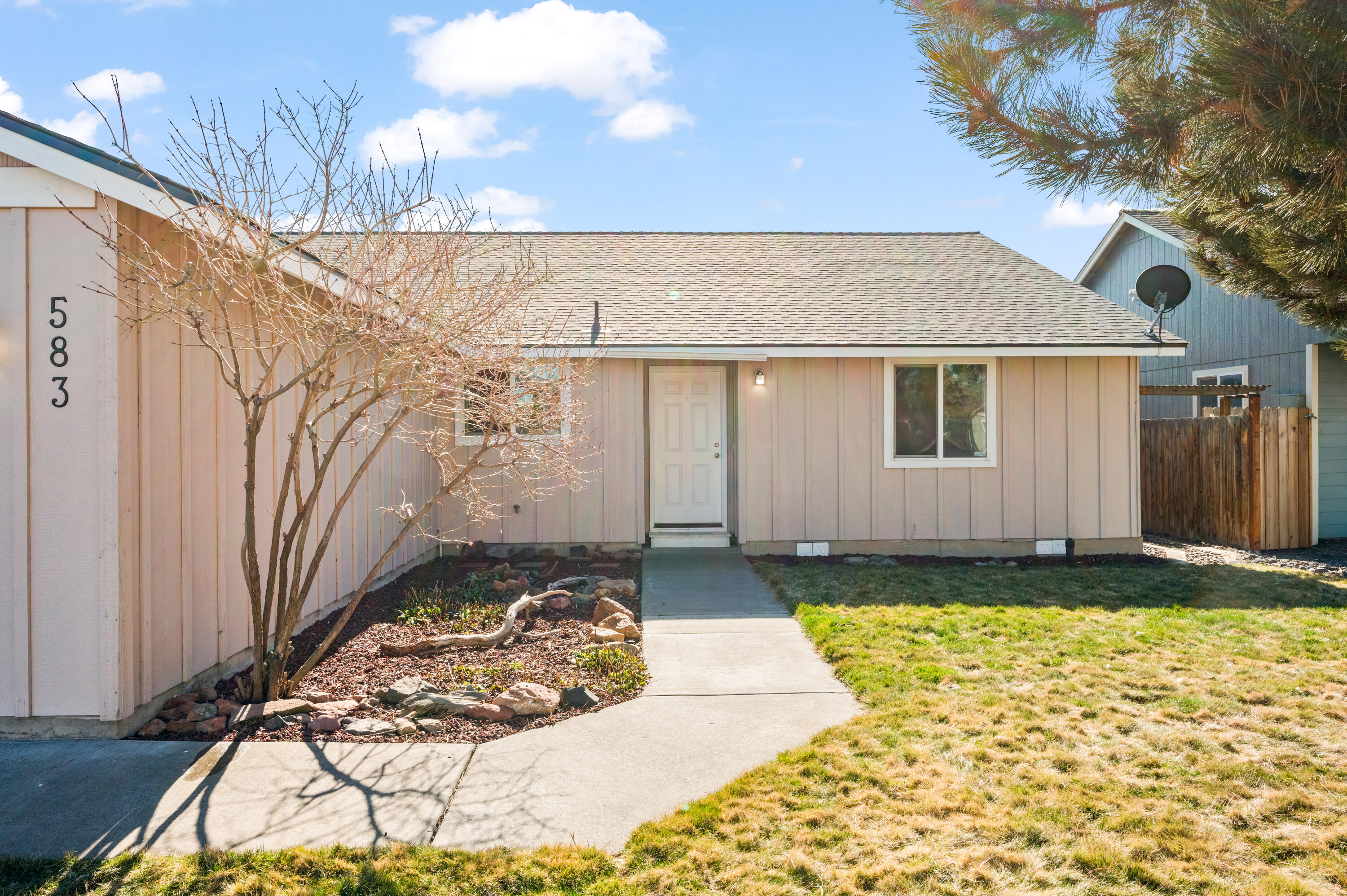 583 SE Ponderosa Drive