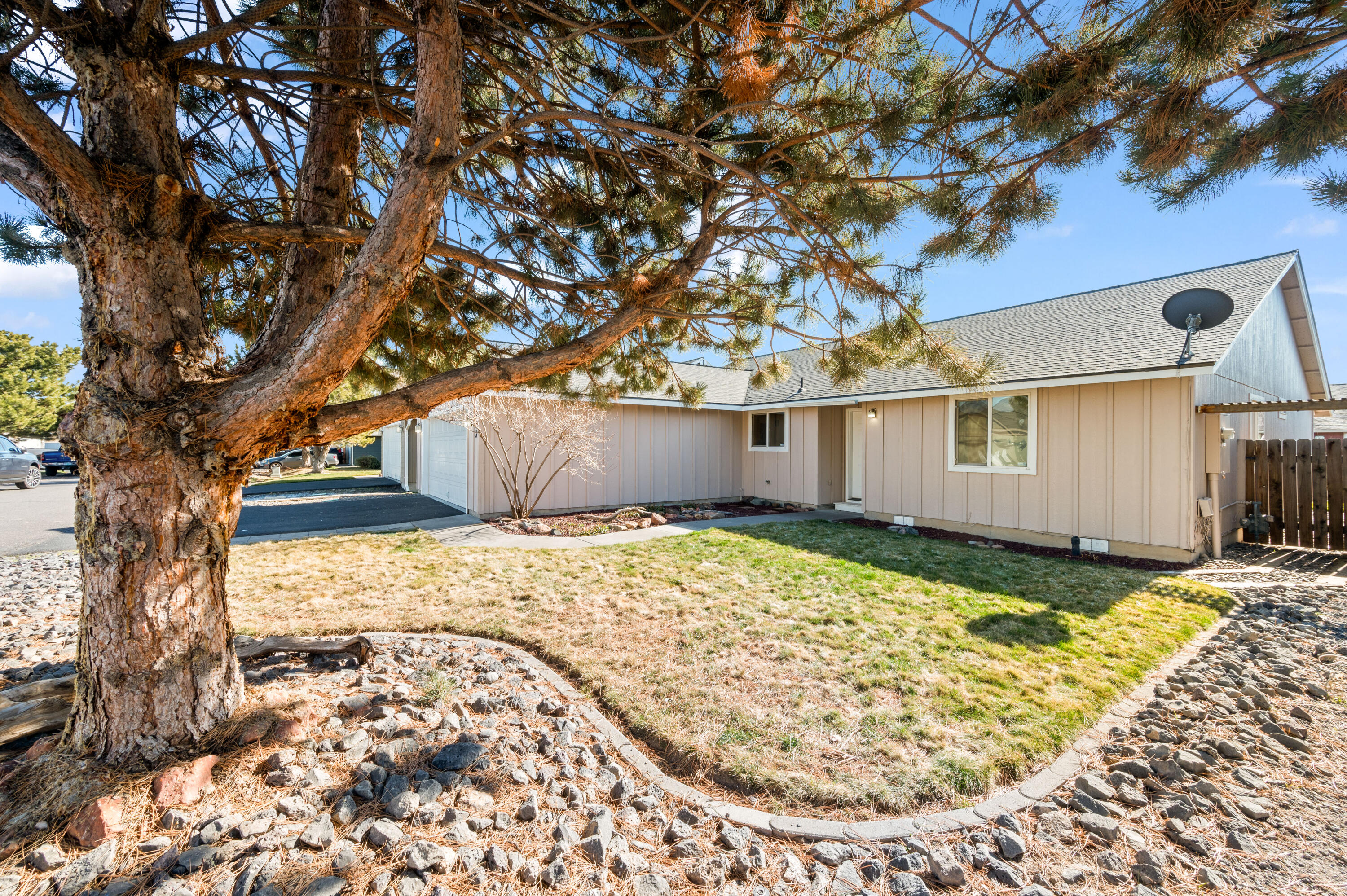 583 SE Ponderosa Drive