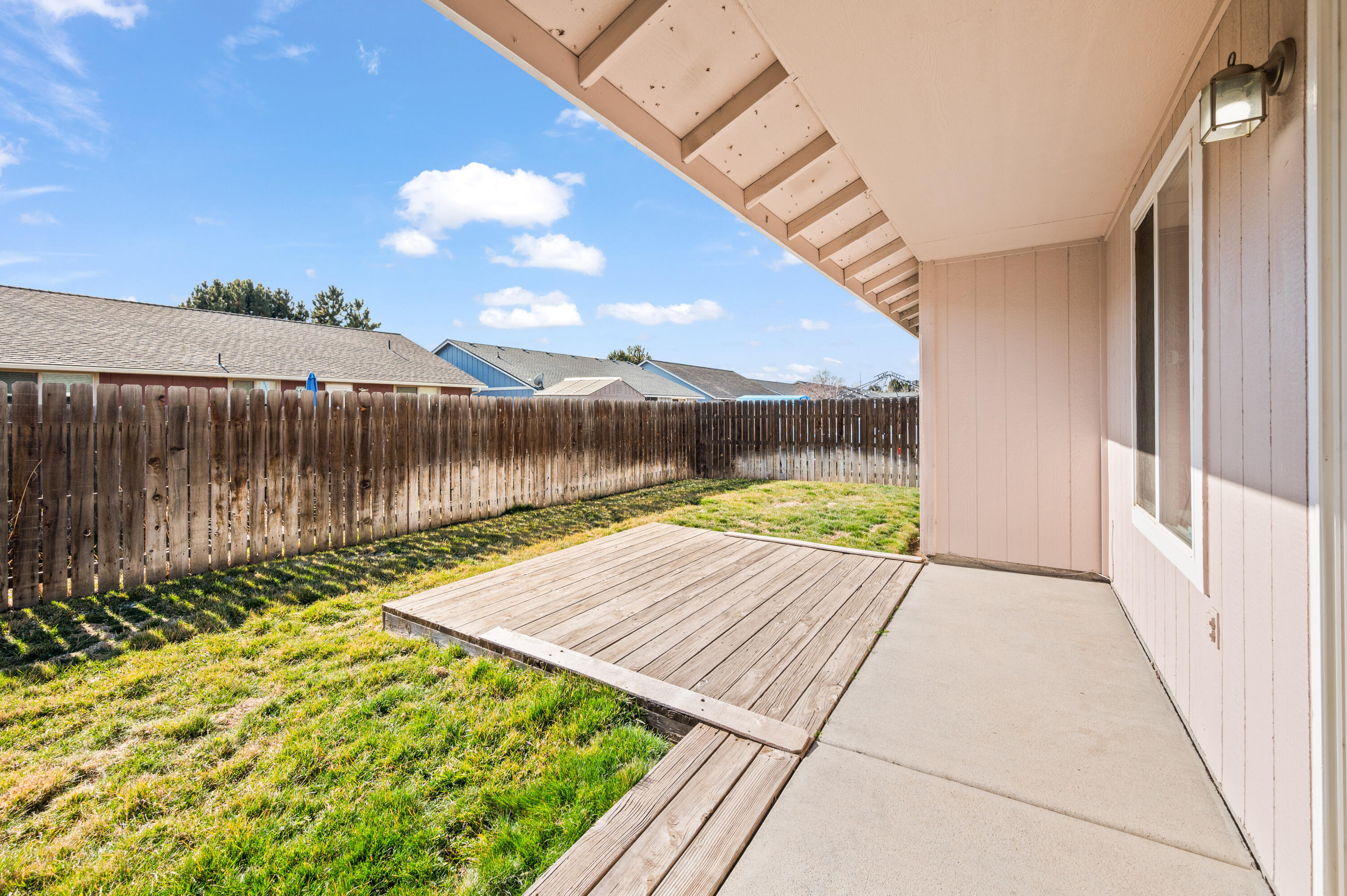 583 SE Ponderosa Drive