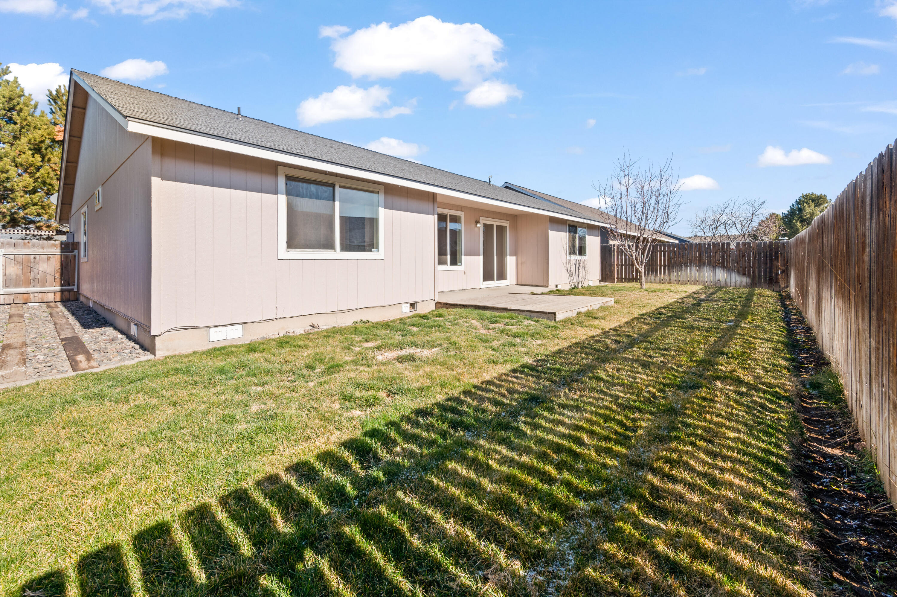 583 SE Ponderosa Drive