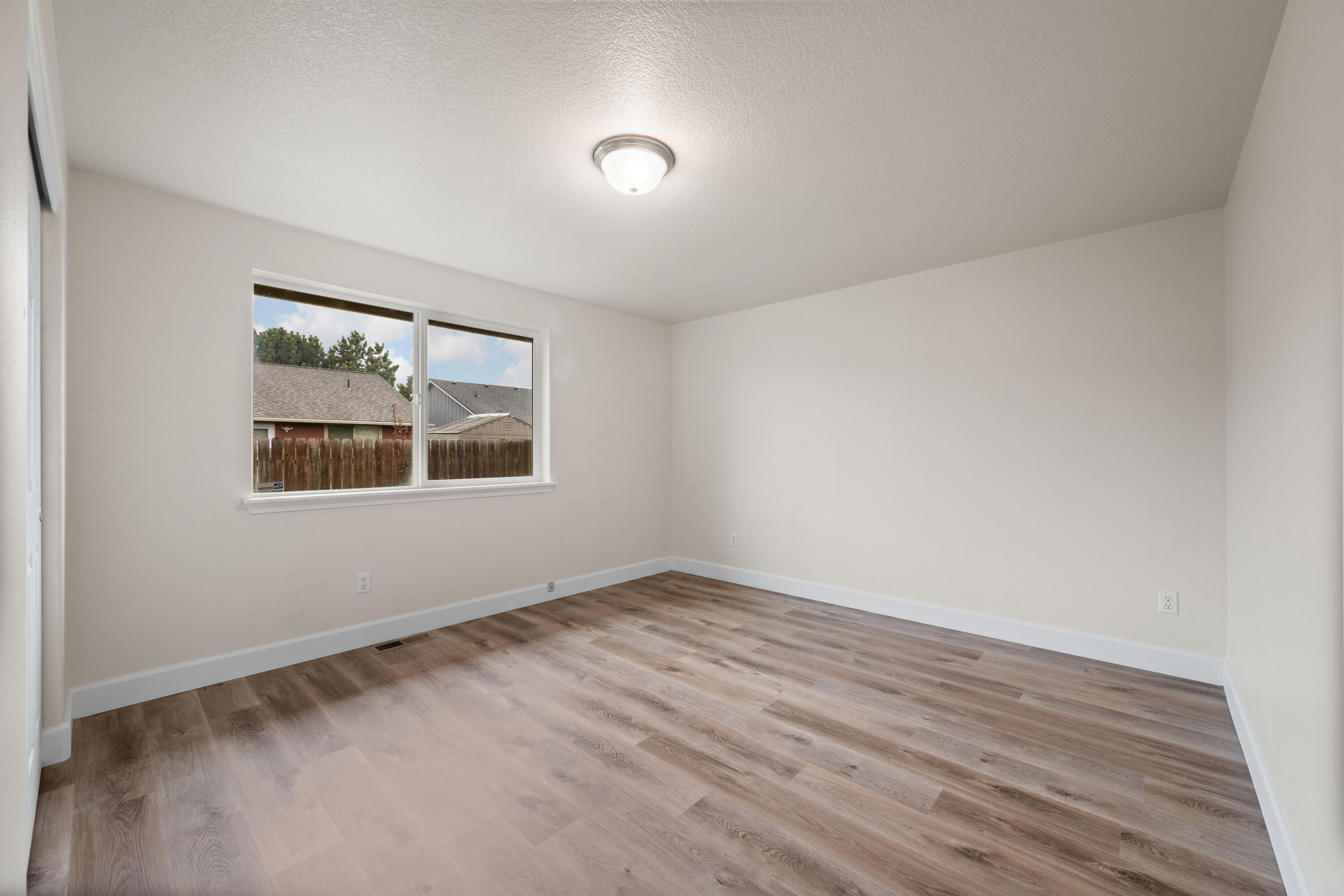 583 SE Ponderosa Drive