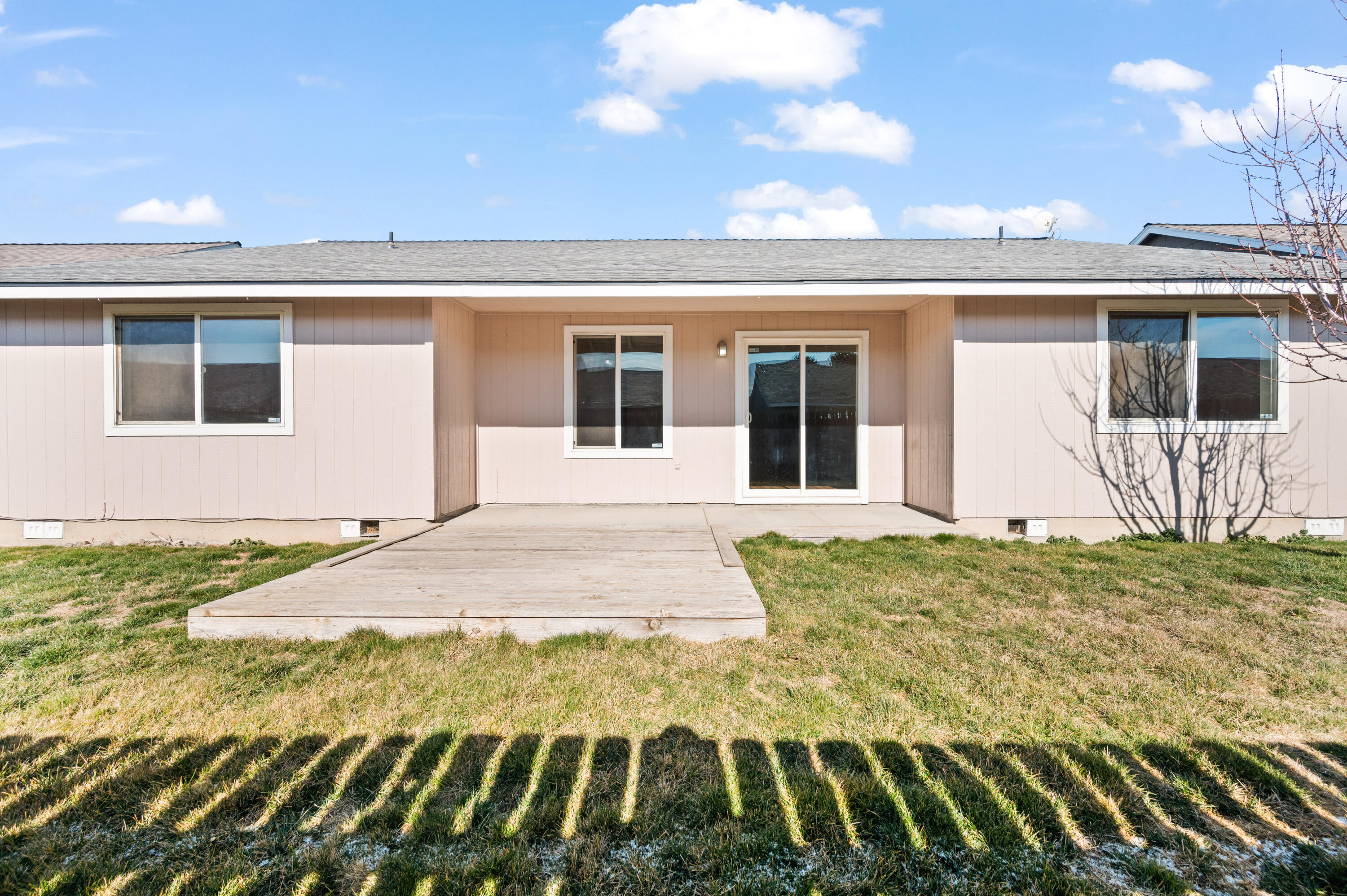 583 SE Ponderosa Drive