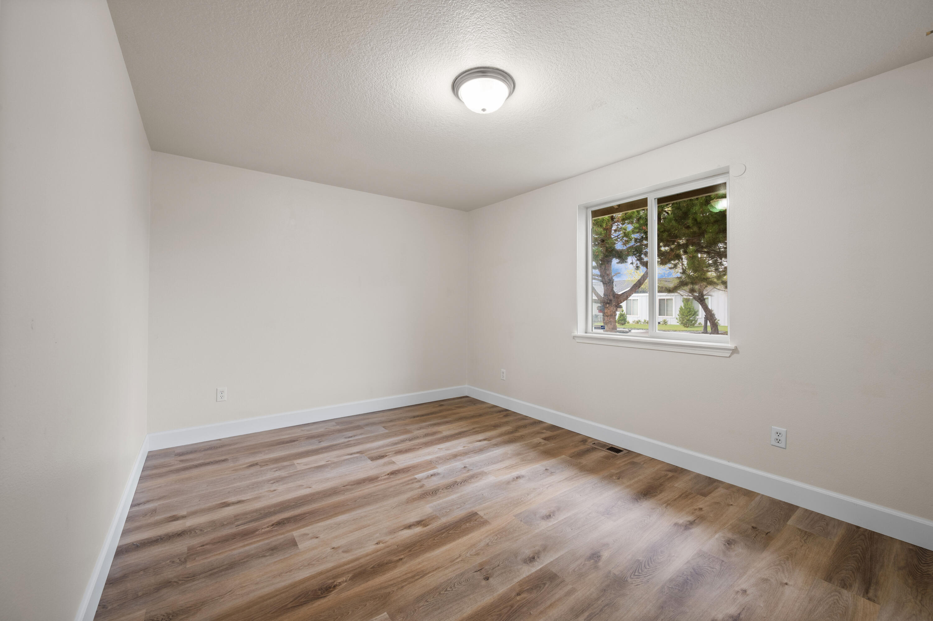 583 SE Ponderosa Drive