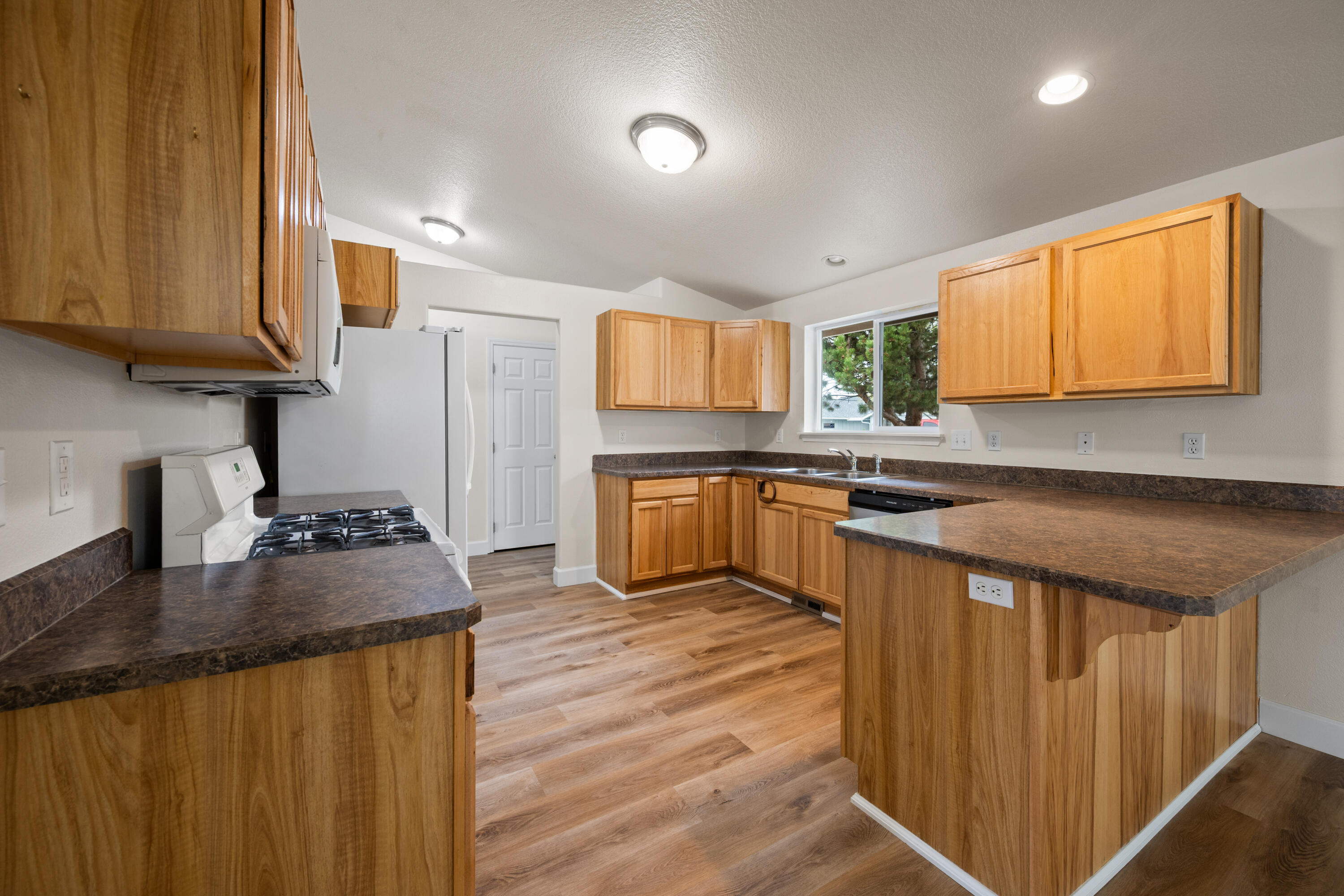 583 SE Ponderosa Drive