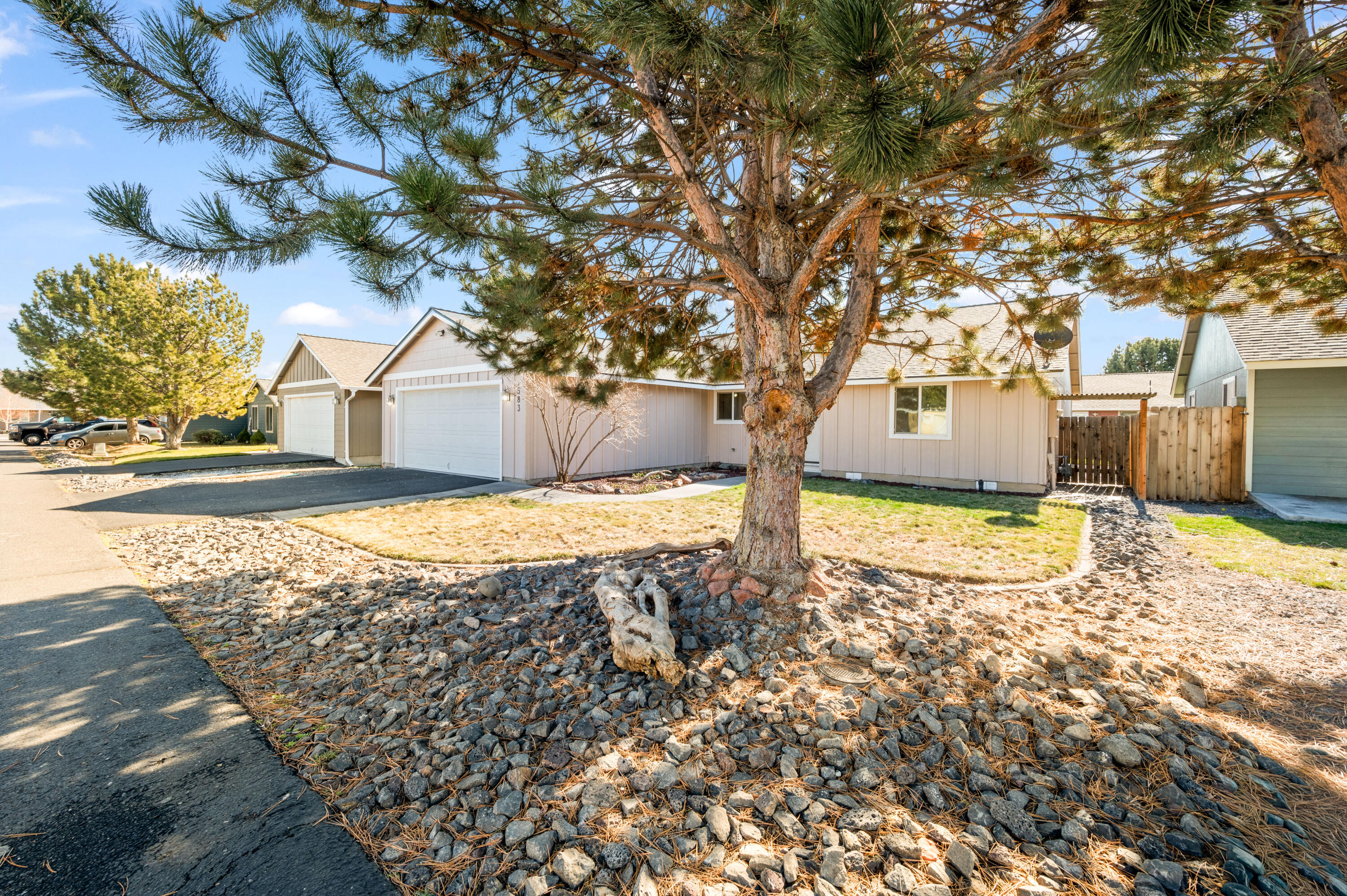 583 SE Ponderosa Drive