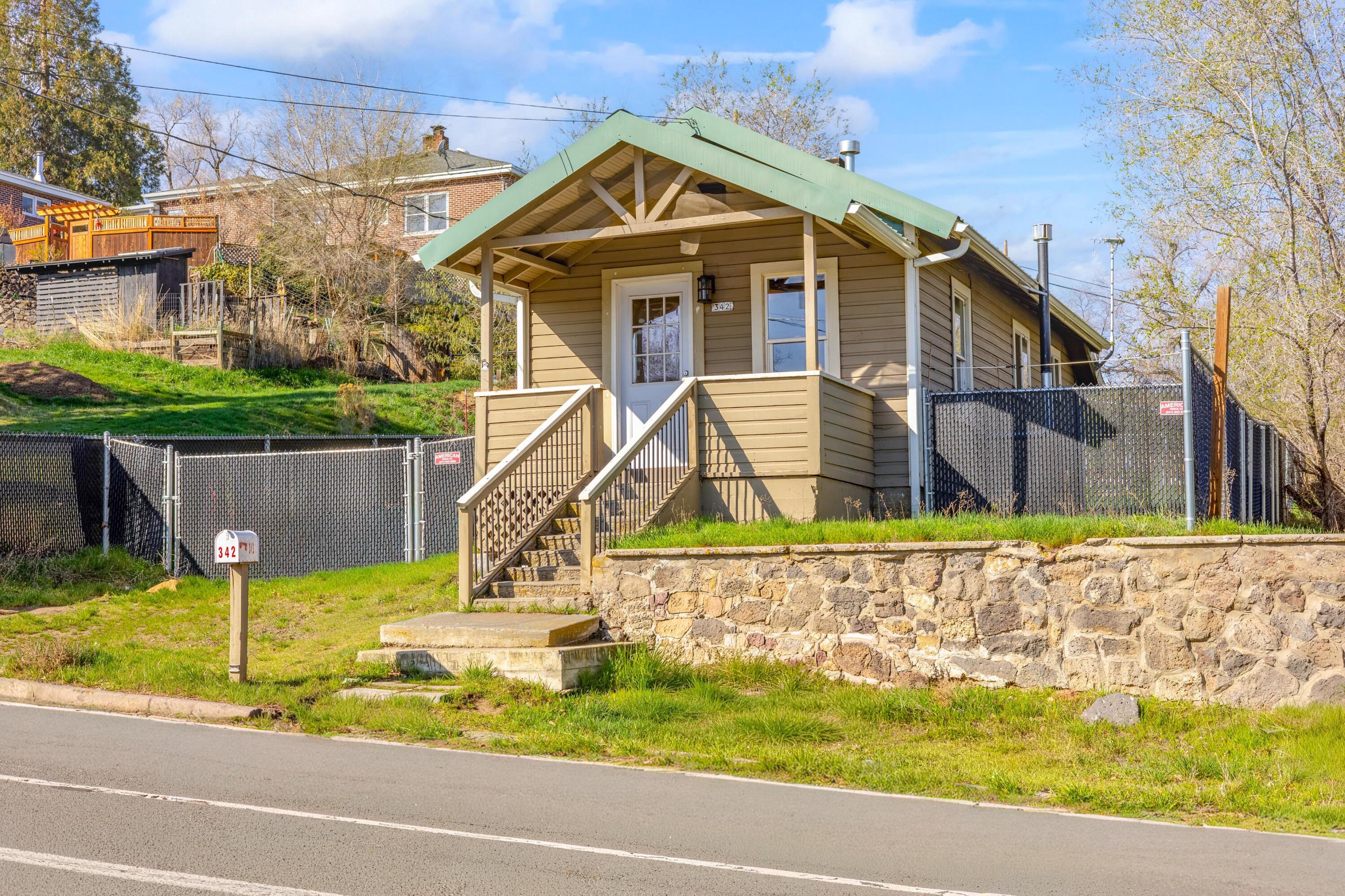 342 SE 7th Street