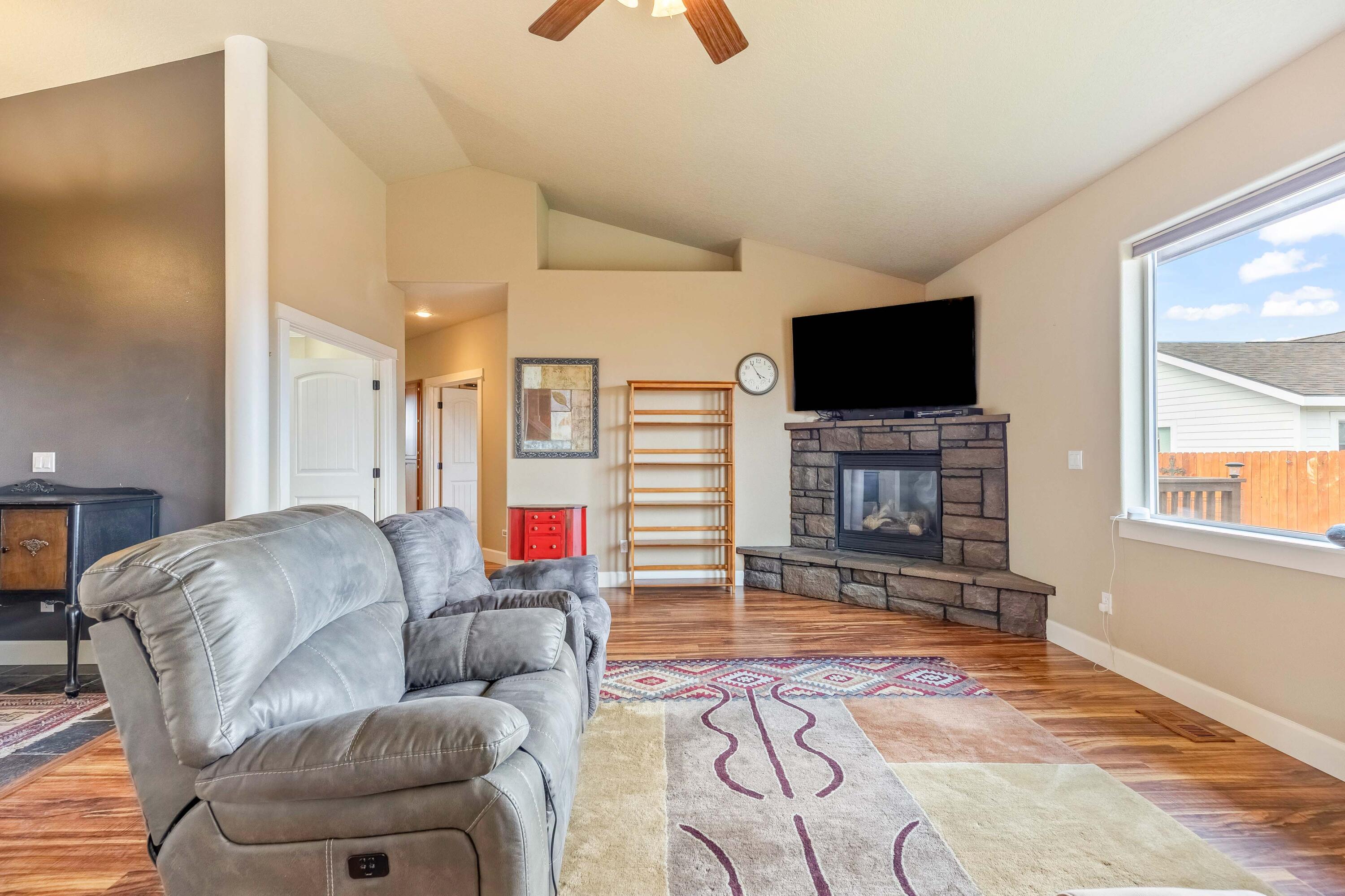 570 Mountain Ridge Drive