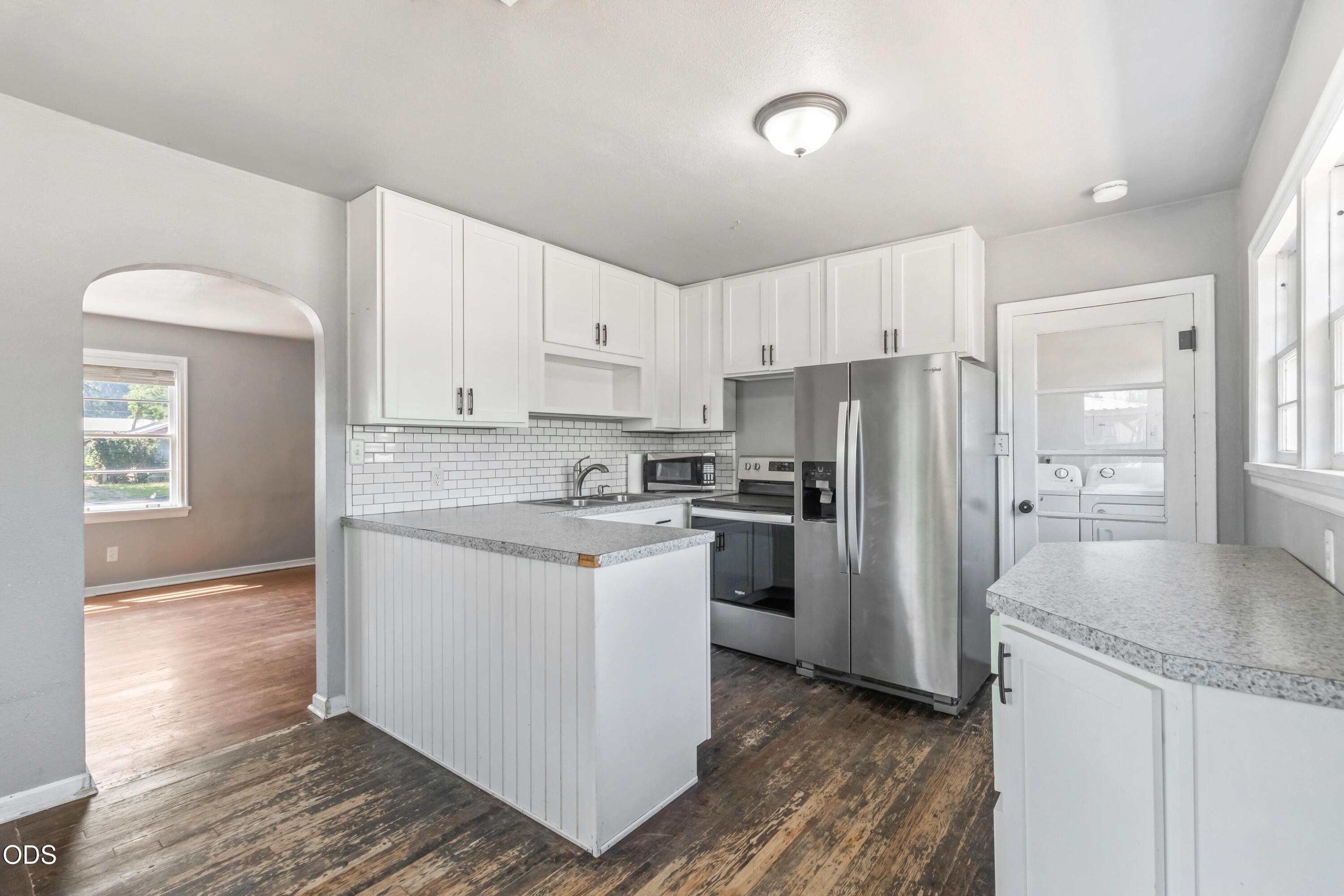 585 SE 4th Street