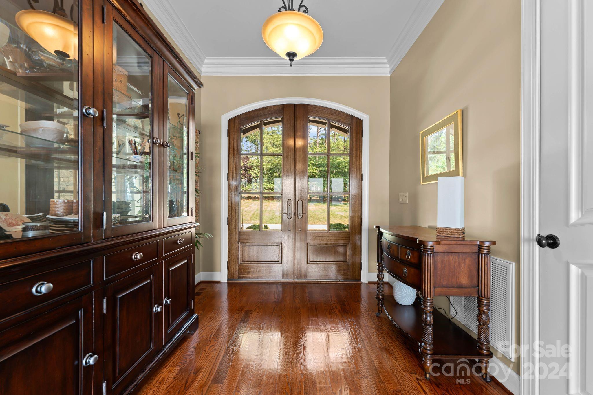 112 Claiborne Drive