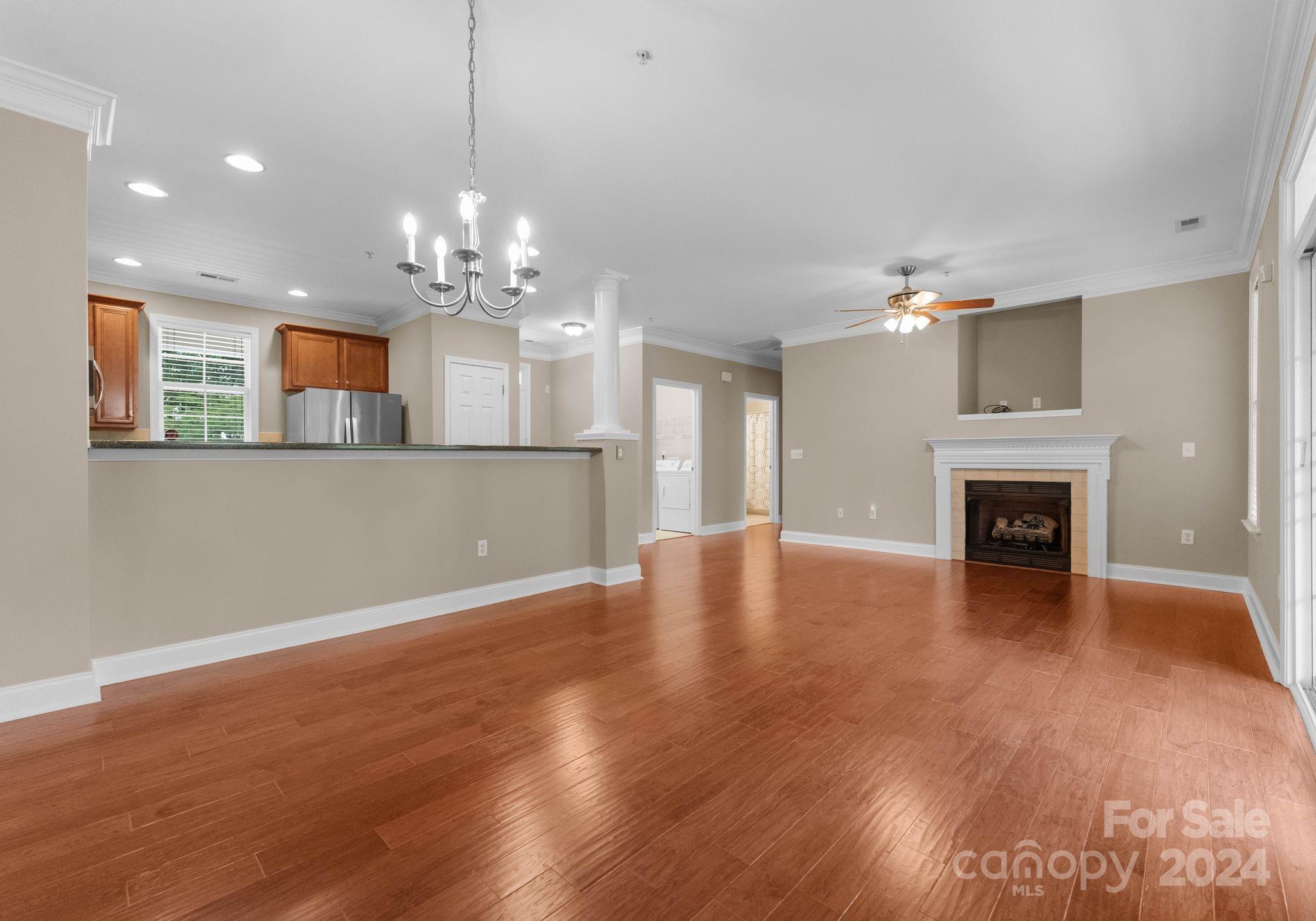 8921 Rosalyn Glen Road